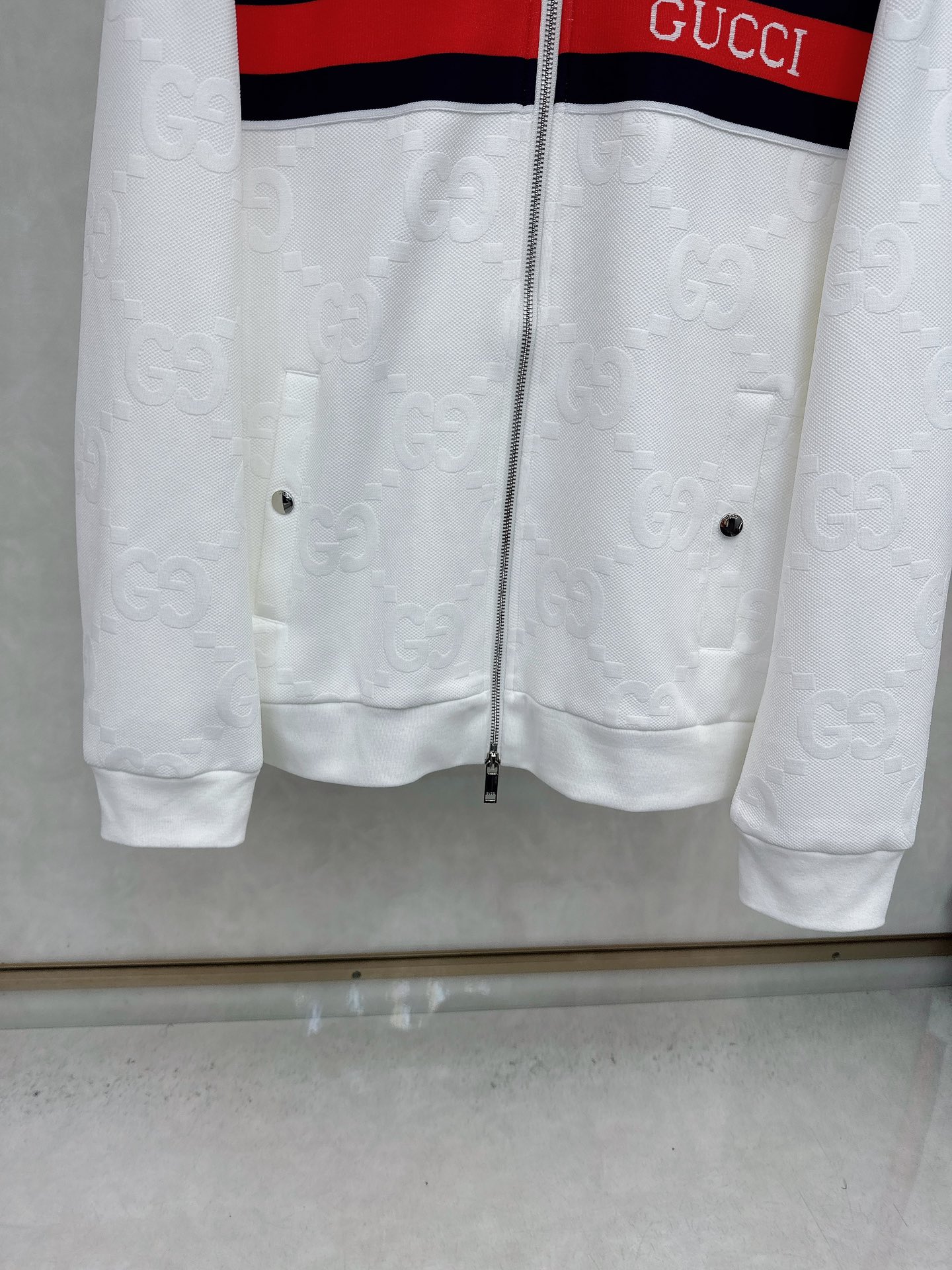 古奇 2025秋冬新款时尚休闲套装 品牌经典LOGO ，舒适度极好，手触感强烈。辨识度极高 定制进口面料