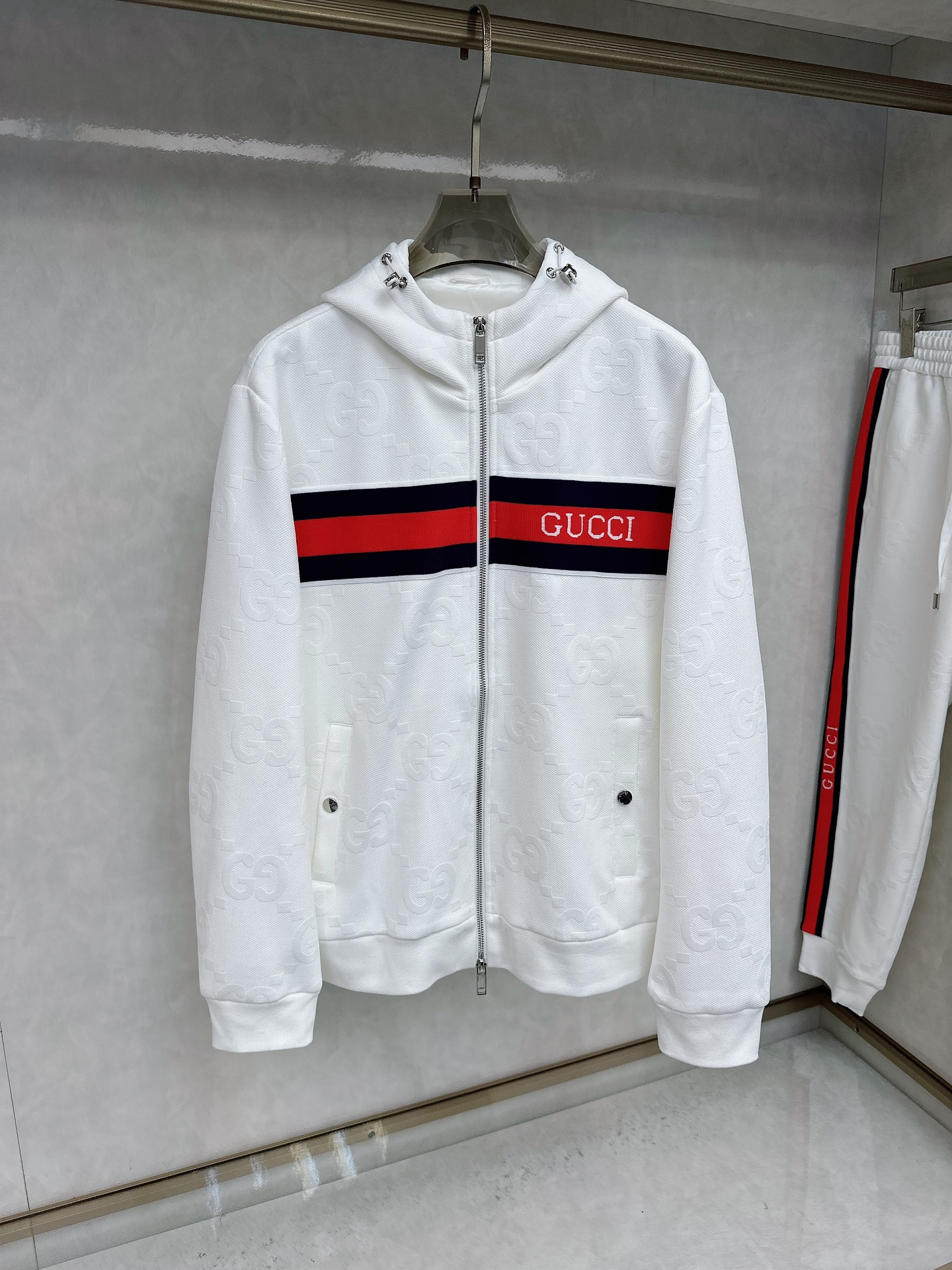 古奇 2025秋冬新款时尚休闲套装 品牌经典LOGO ，舒适度极好，手触感强烈。辨识度极高 定制进口面料