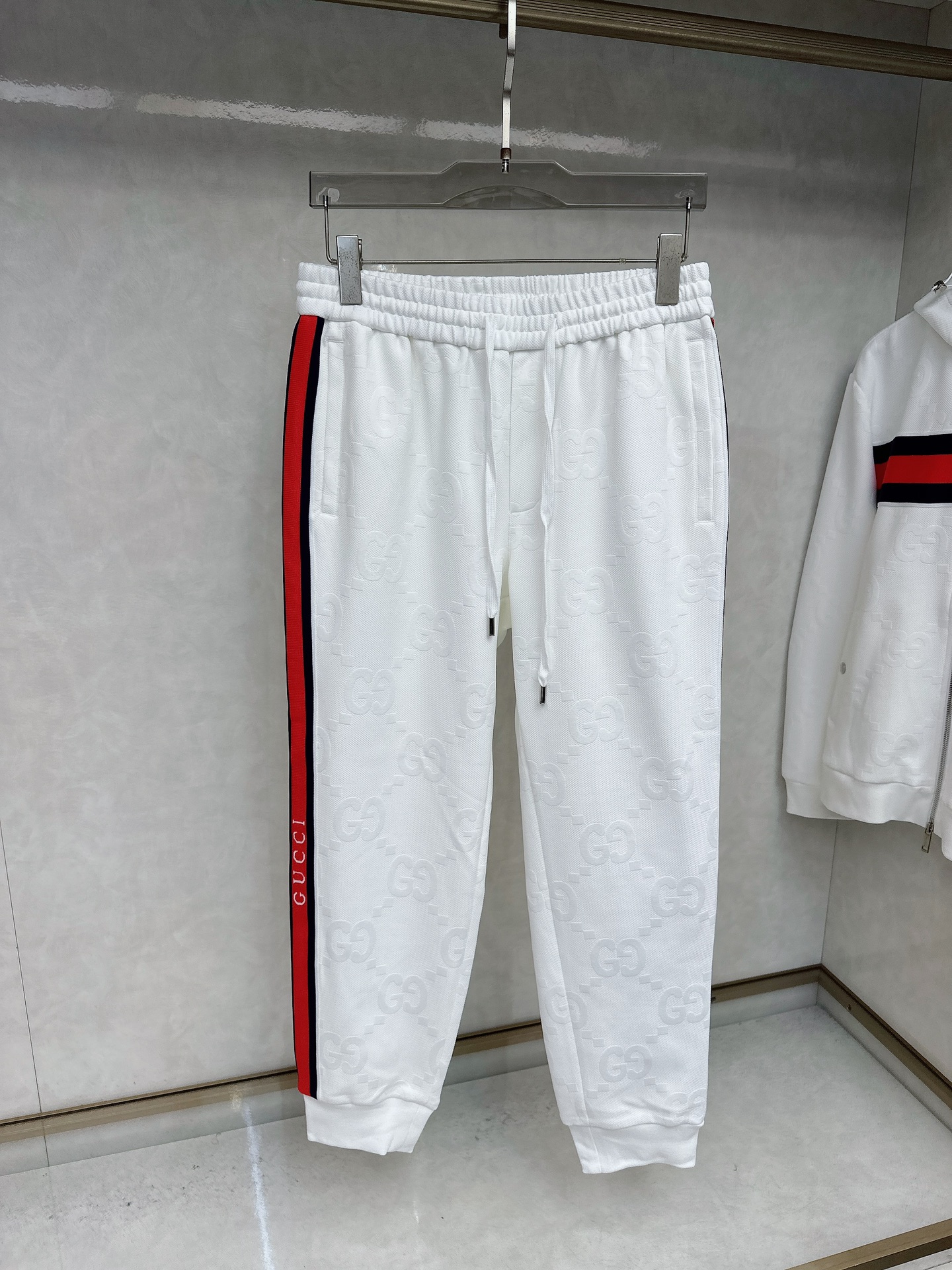 古奇 2025秋冬新款时尚休闲套装 品牌经典LOGO ，舒适度极好，手触感强烈。辨识度极高 定制进口面料