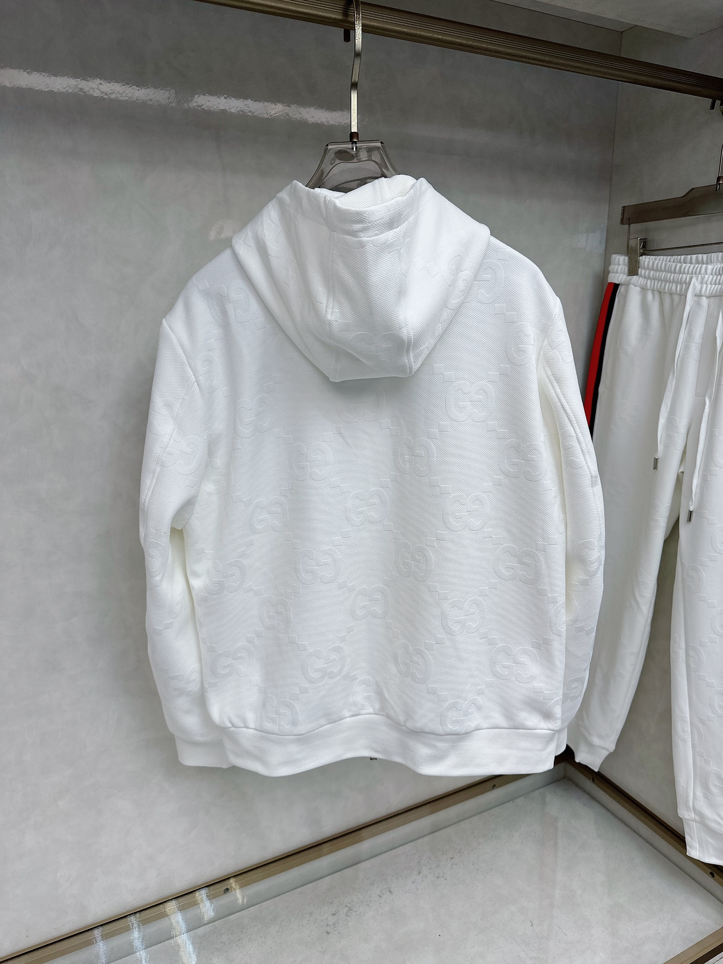 古奇 2025秋冬新款时尚休闲套装 品牌经典LOGO ，舒适度极好，手触感强烈。辨识度极高 定制进口面料