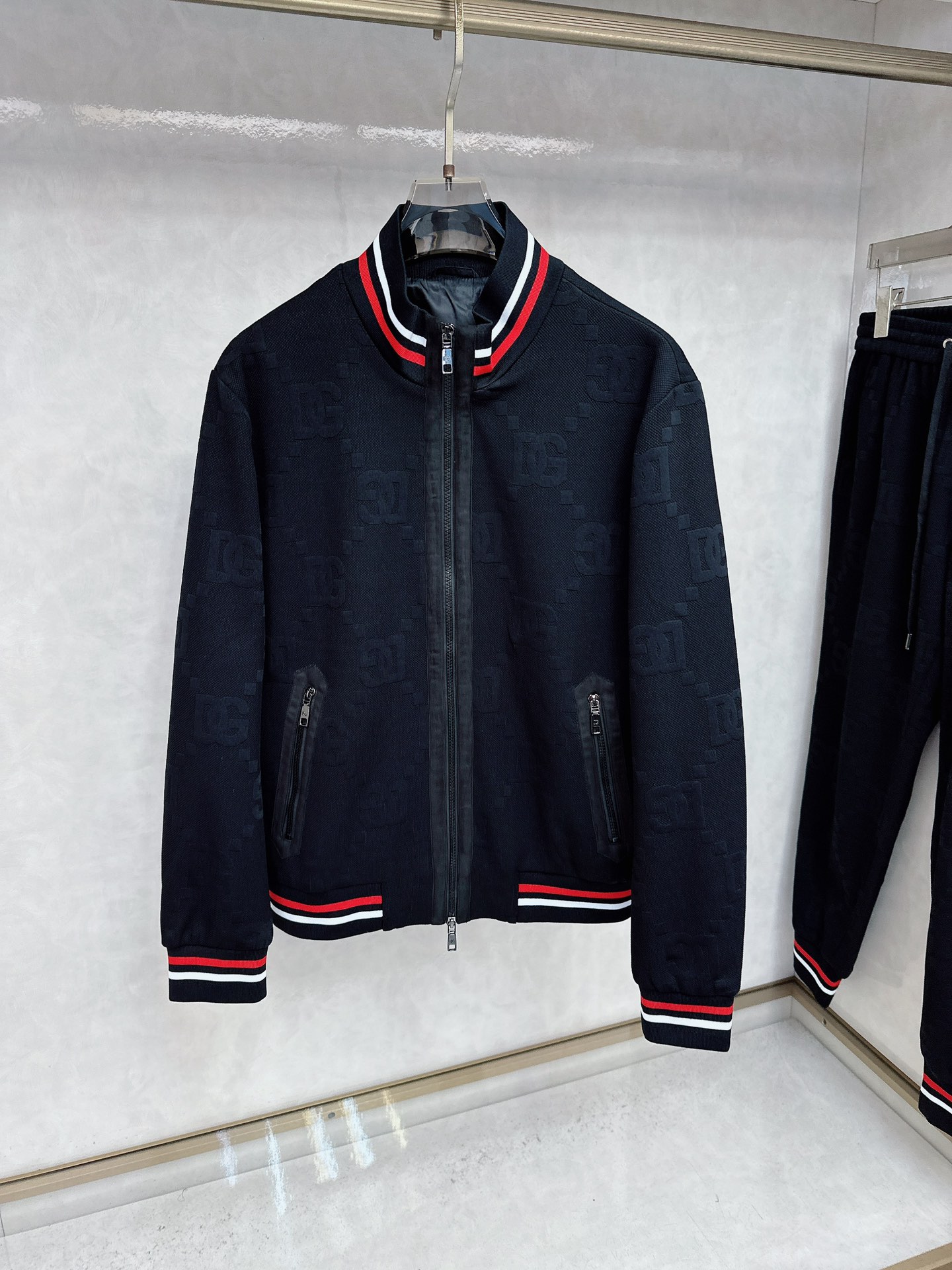 古奇 2025秋冬新款时尚休闲套装 品牌经典LOGO ，舒适度极好，手触感强烈。辨识度极高 定制进口面料