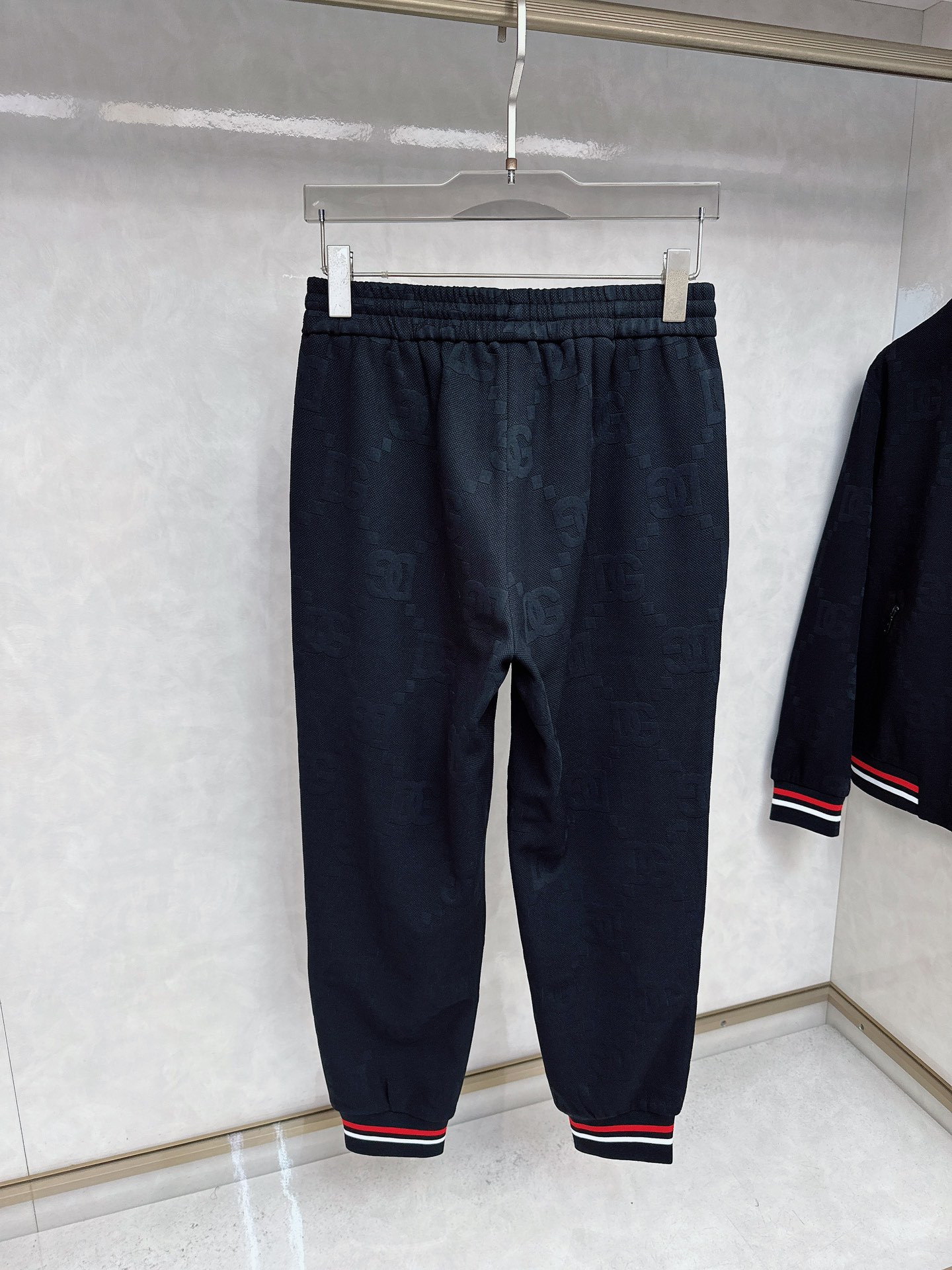 古奇 2025秋冬新款时尚休闲套装 品牌经典LOGO ，舒适度极好，手触感强烈。辨识度极高 定制进口面料