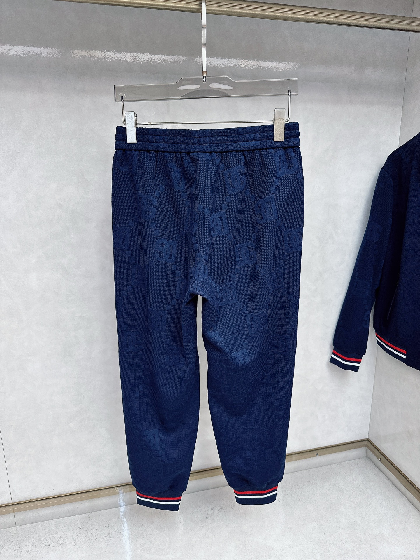 古奇 2025秋冬新款时尚休闲套装 品牌经典LOGO ，舒适度极好，手触感强烈。辨识度极高 定制进口面料