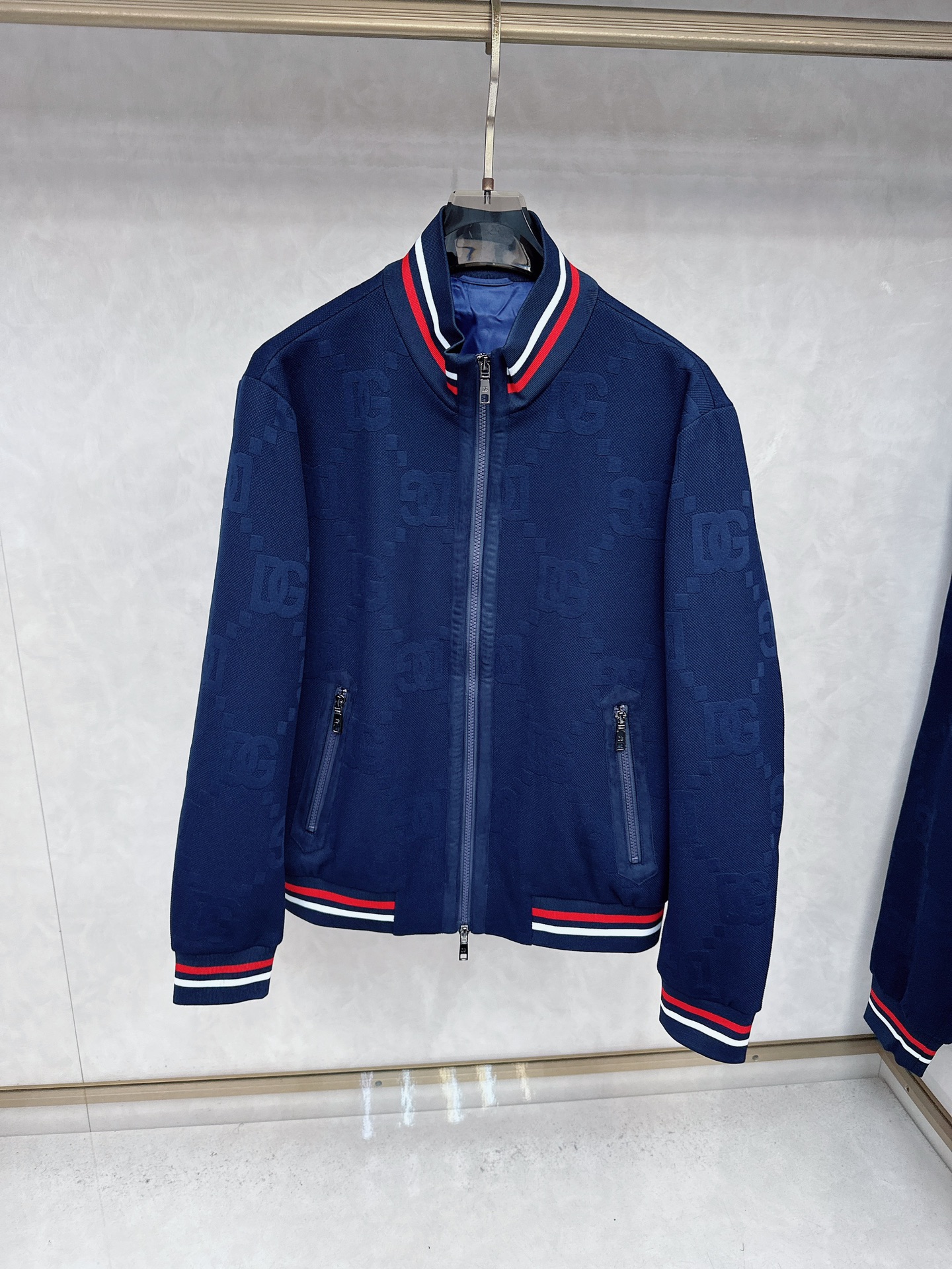 古奇 2025秋冬新款时尚休闲套装 品牌经典LOGO ，舒适度极好，手触感强烈。辨识度极高 定制进口面料