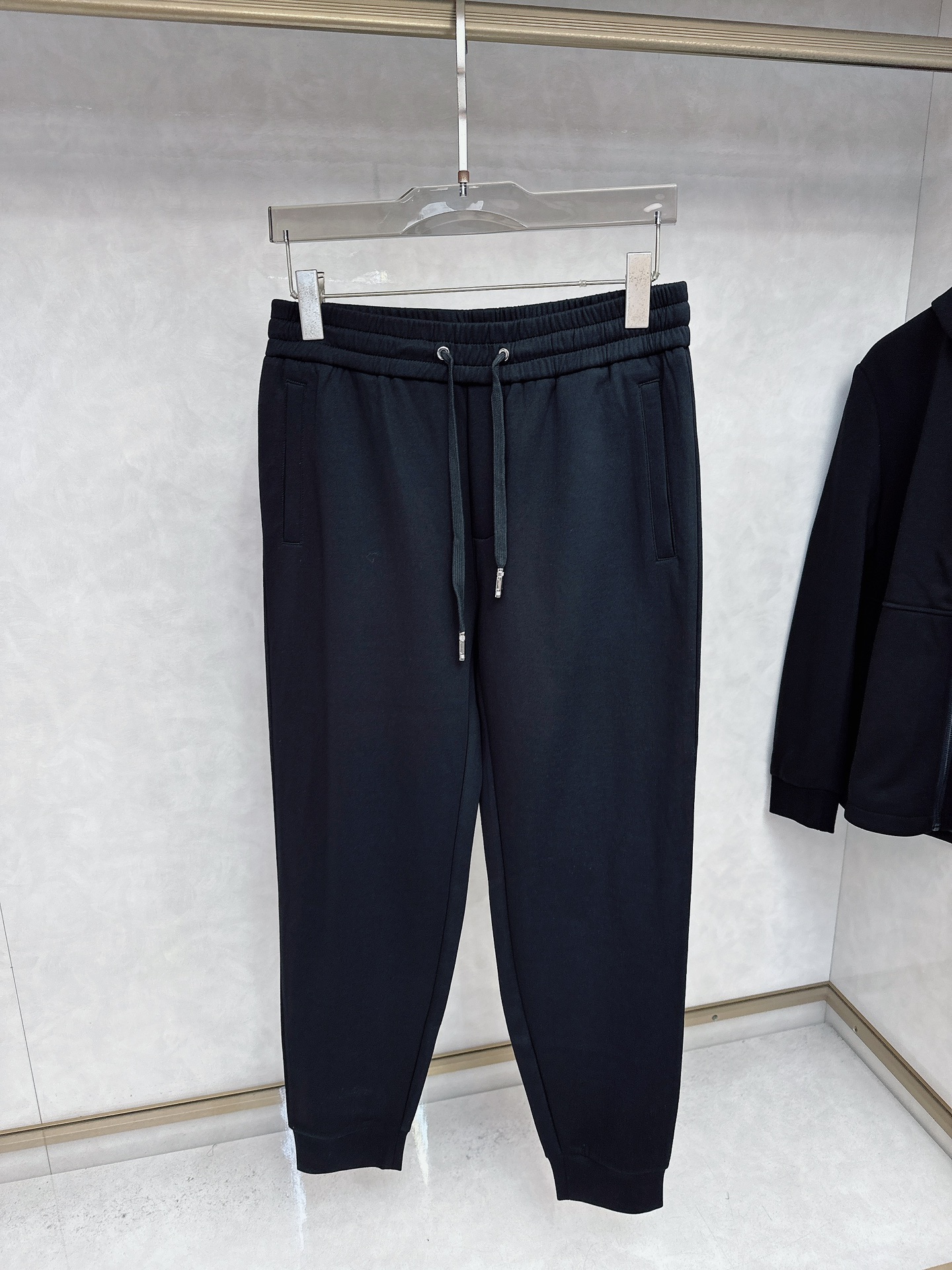 😊 2025秋冬新款时尚休闲套装 品牌经典LOGO ，舒适度极好，手触感强烈。辨识度极高 定制进口面料 