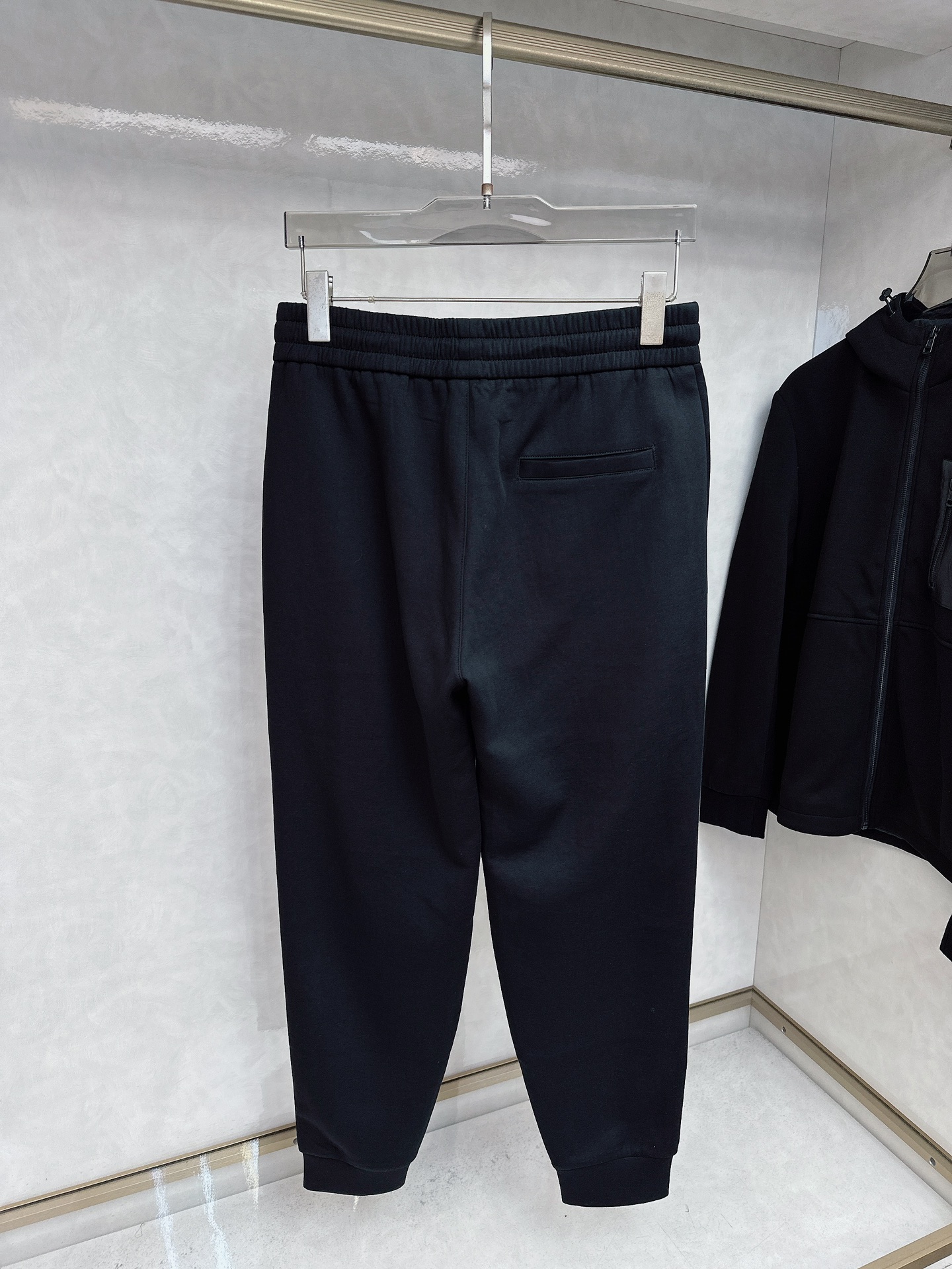 😊 2025秋冬新款时尚休闲套装 品牌经典LOGO ，舒适度极好，手触感强烈。辨识度极高 定制进口面料 