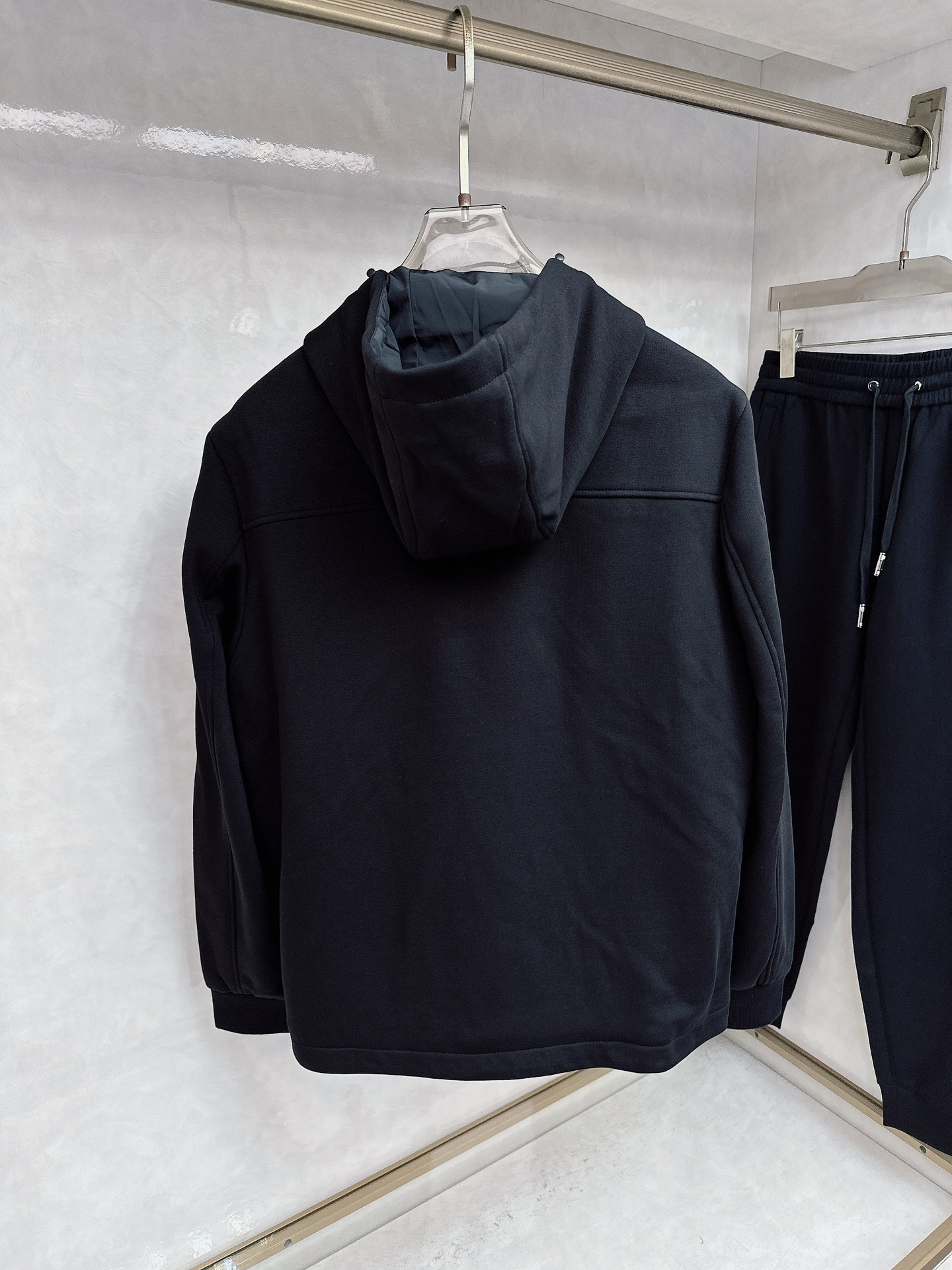 😊 2025秋冬新款时尚休闲套装 品牌经典LOGO ，舒适度极好，手触感强烈。辨识度极高 定制进口面料 