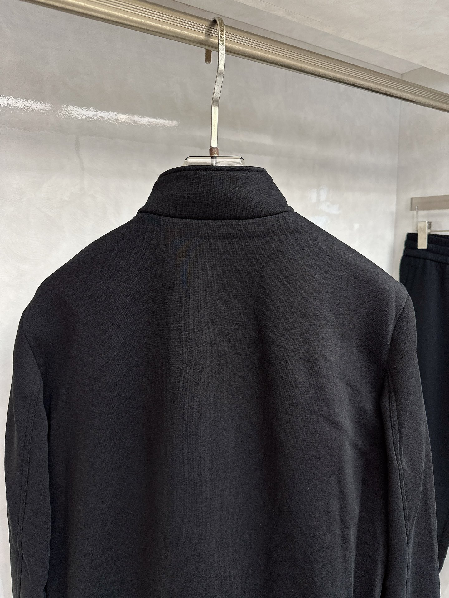 普拉达 2025秋冬新款时尚休闲套装 品牌经典LOGO ，舒适度极好，手触感强烈。辨识度极高 定制进口面