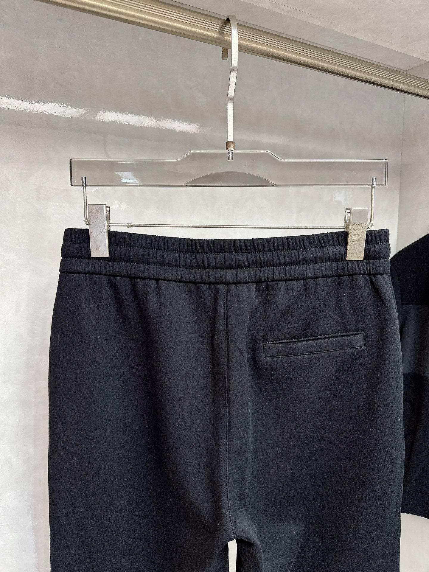 普拉达 2025秋冬新款时尚休闲套装 品牌经典LOGO ，舒适度极好，手触感强烈。辨识度极高 定制进口面