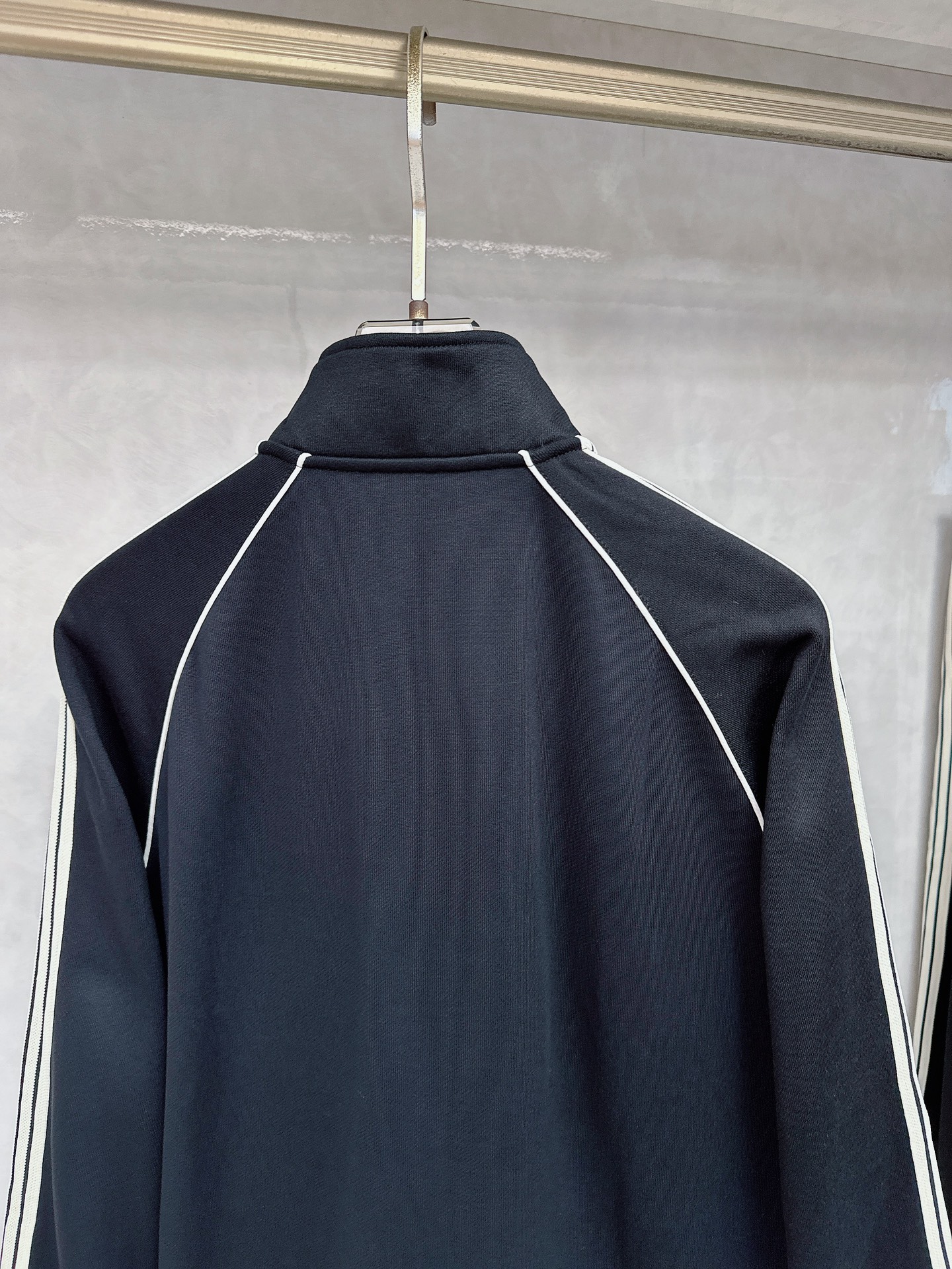 😊 2025秋冬新款时尚休闲套装 品牌经典LOGO ，舒适度极好，手触感强烈。辨识度极高 定制进口面料 