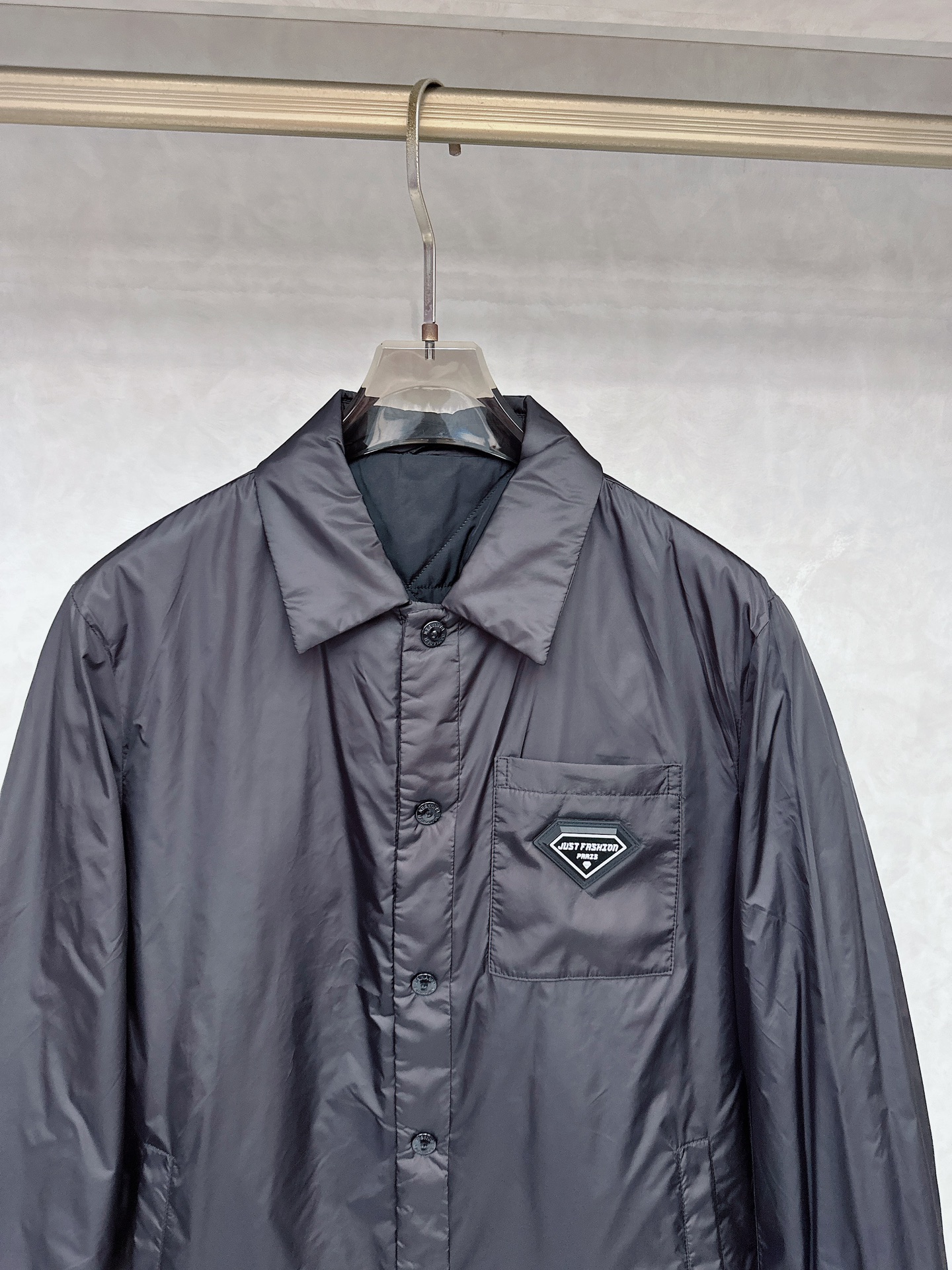 🛒PRA*DA 普拉达 新款夹克外套，新品发售！黑色蓝色高级百搭实用主义不哗众取宠！港澳台地区限定款！！