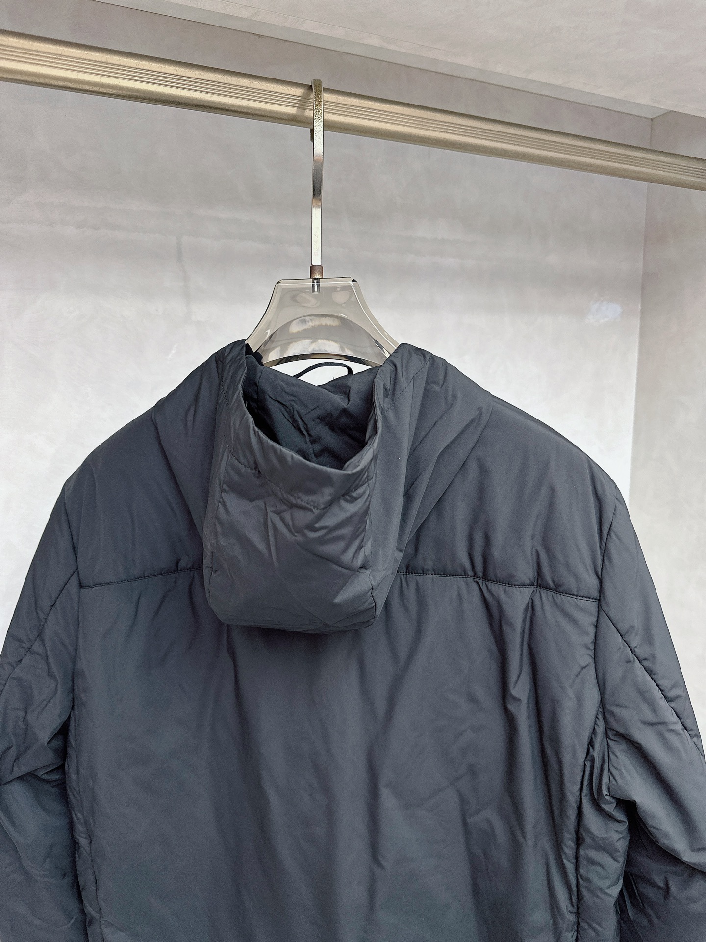 MONER 2025新品，连帽防水夹克外套，同步官网发售！原厂代工出品，该款夹克外层超柔聚酯纤维防风防水