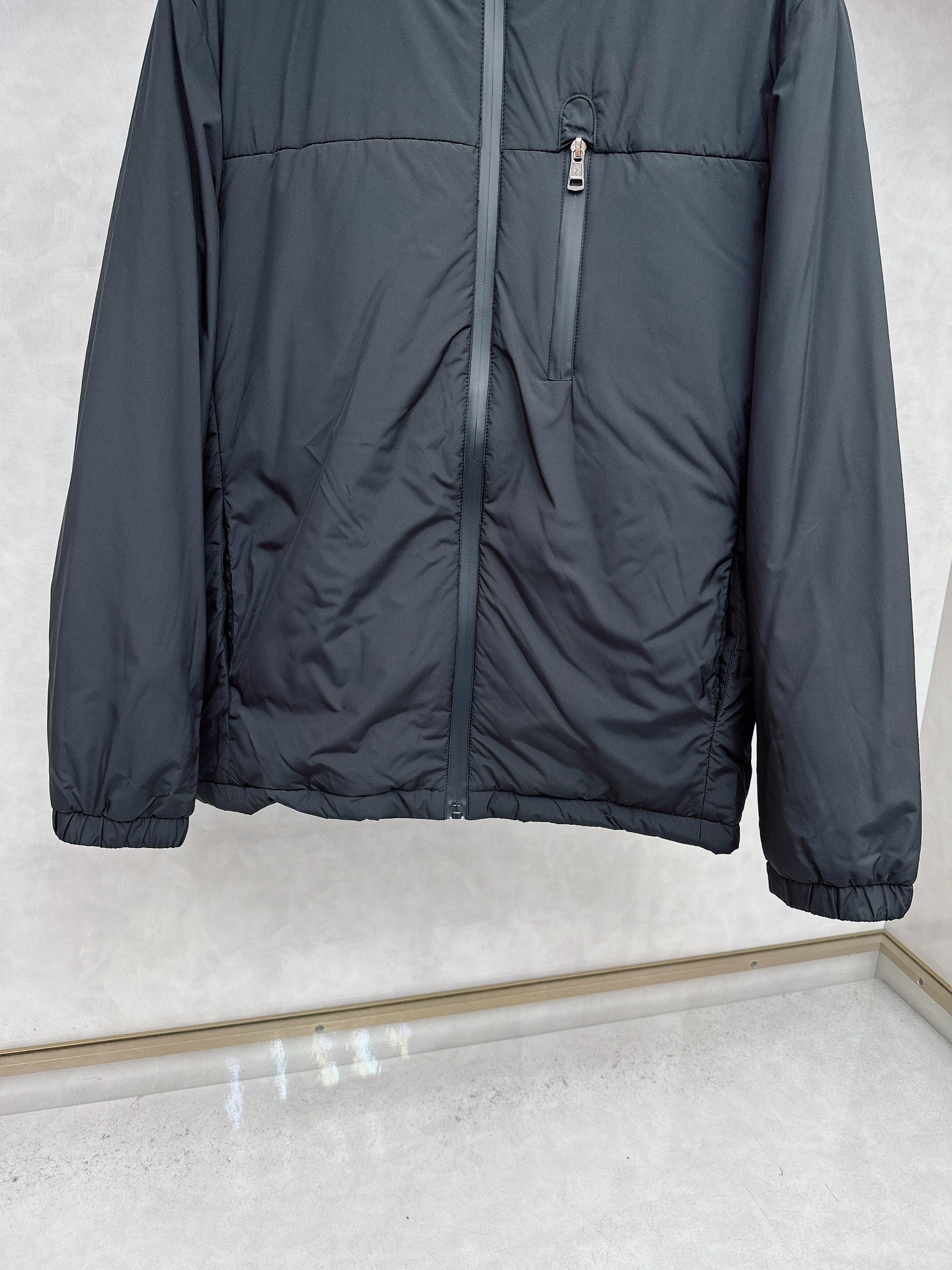 MONER 2025新品，连帽防水夹克外套，同步官网发售！原厂代工出品，该款夹克外层超柔聚酯纤维防风防水