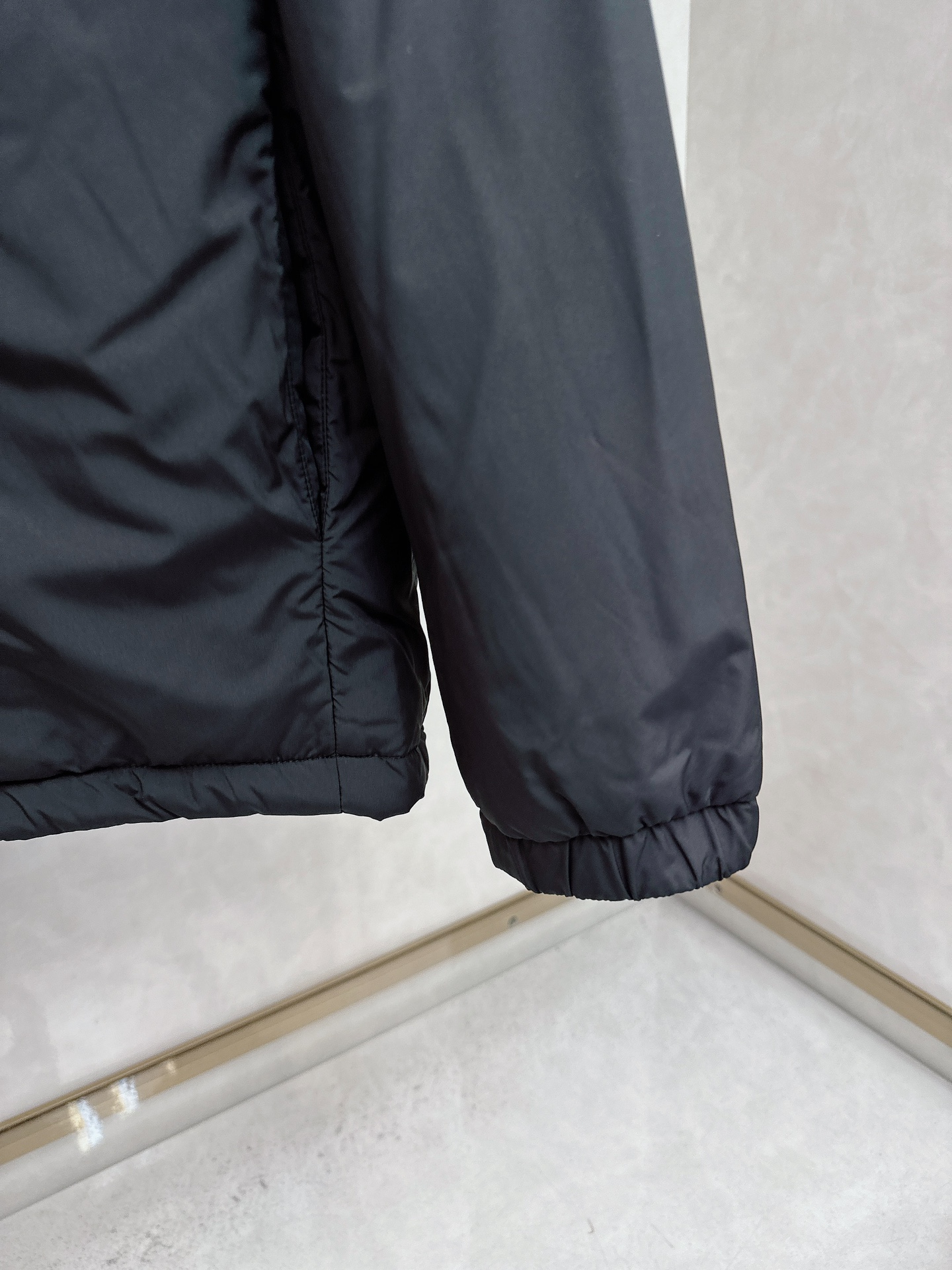 MONER 2025新品，连帽防水夹克外套，同步官网发售！原厂代工出品，该款夹克外层超柔聚酯纤维防风防水