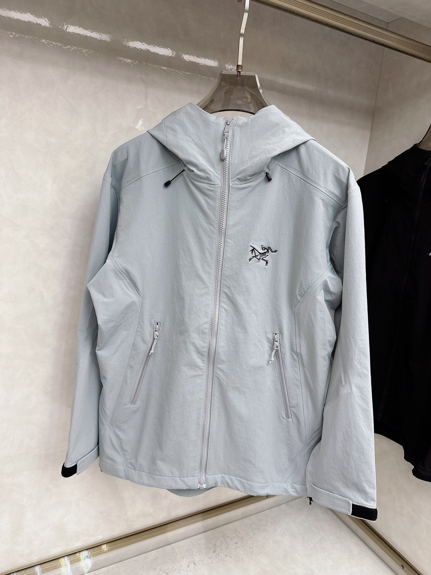 ARC’TERYX*始祖鸟 25ss新款轻薄硬壳冲锋衣百搭户外男女同款🔥采用原厂GORE-TEX科技面料