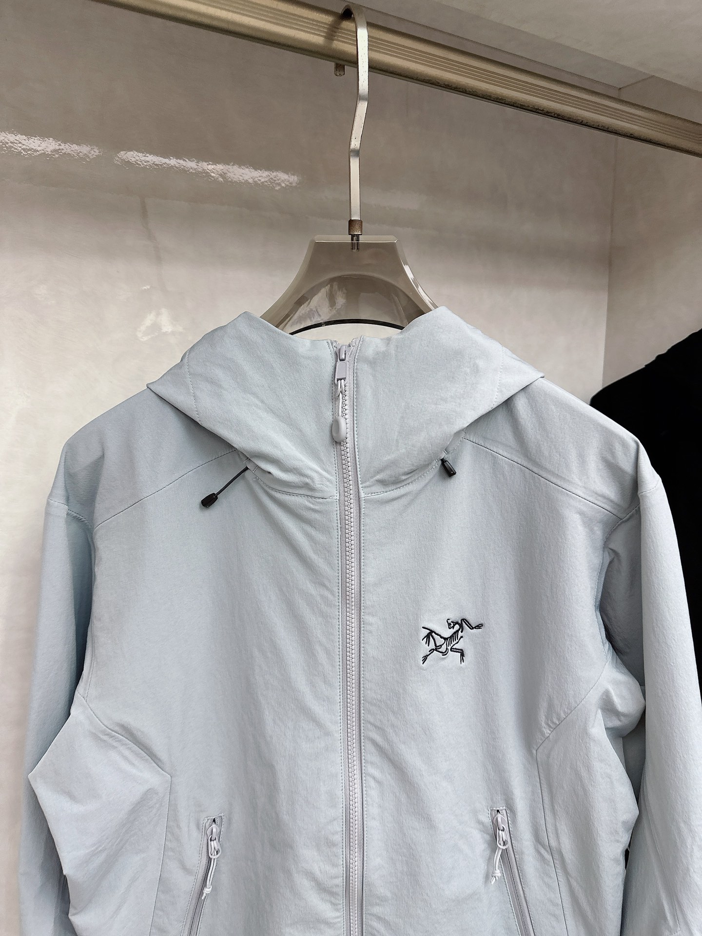 ARC’TERYX*始祖鸟 25ss新款轻薄硬壳冲锋衣百搭户外男女同款🔥采用原厂GORE-TEX科技面料
