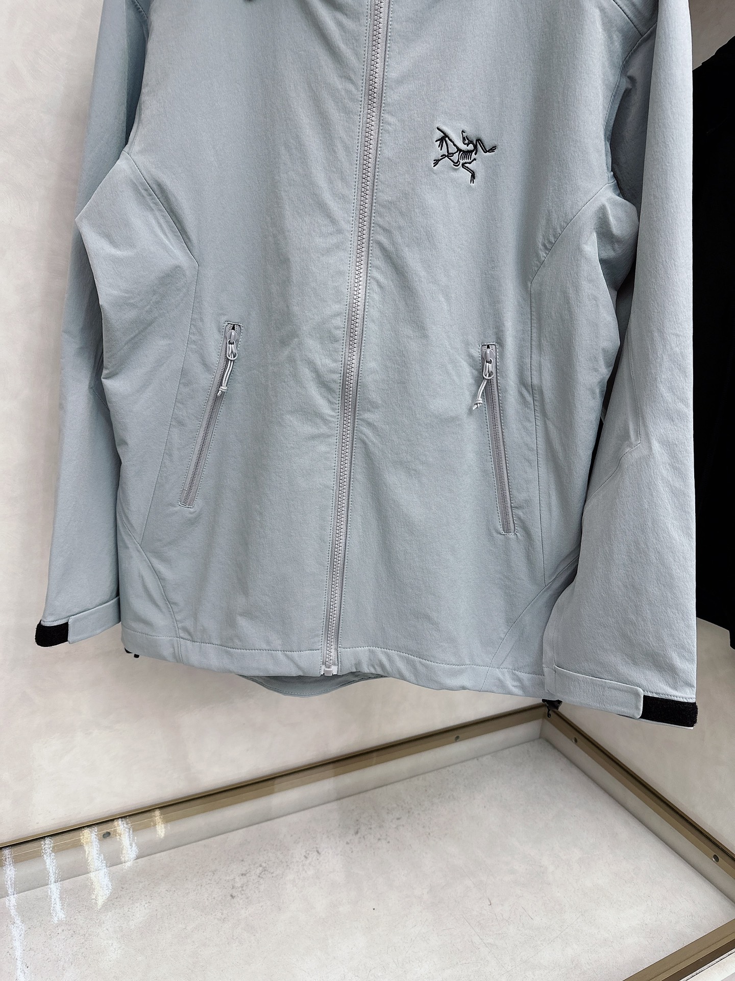 ARC’TERYX*始祖鸟 25ss新款轻薄硬壳冲锋衣百搭户外男女同款🔥采用原厂GORE-TEX科技面料