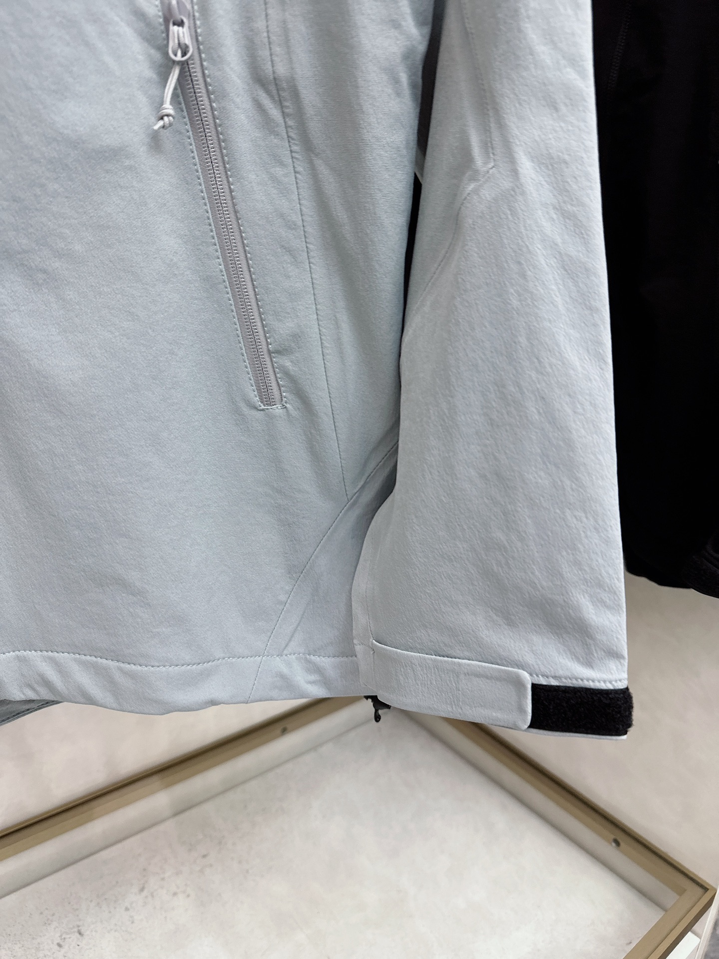 ARC’TERYX*始祖鸟 25ss新款轻薄硬壳冲锋衣百搭户外男女同款🔥采用原厂GORE-TEX科技面料