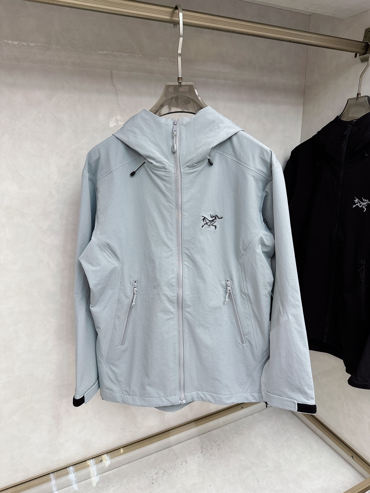 ARC’TERYX*始祖鸟 25ss新款轻薄硬壳冲锋衣百搭户外男女同款🔥采用原厂GORE-TEX科技面料