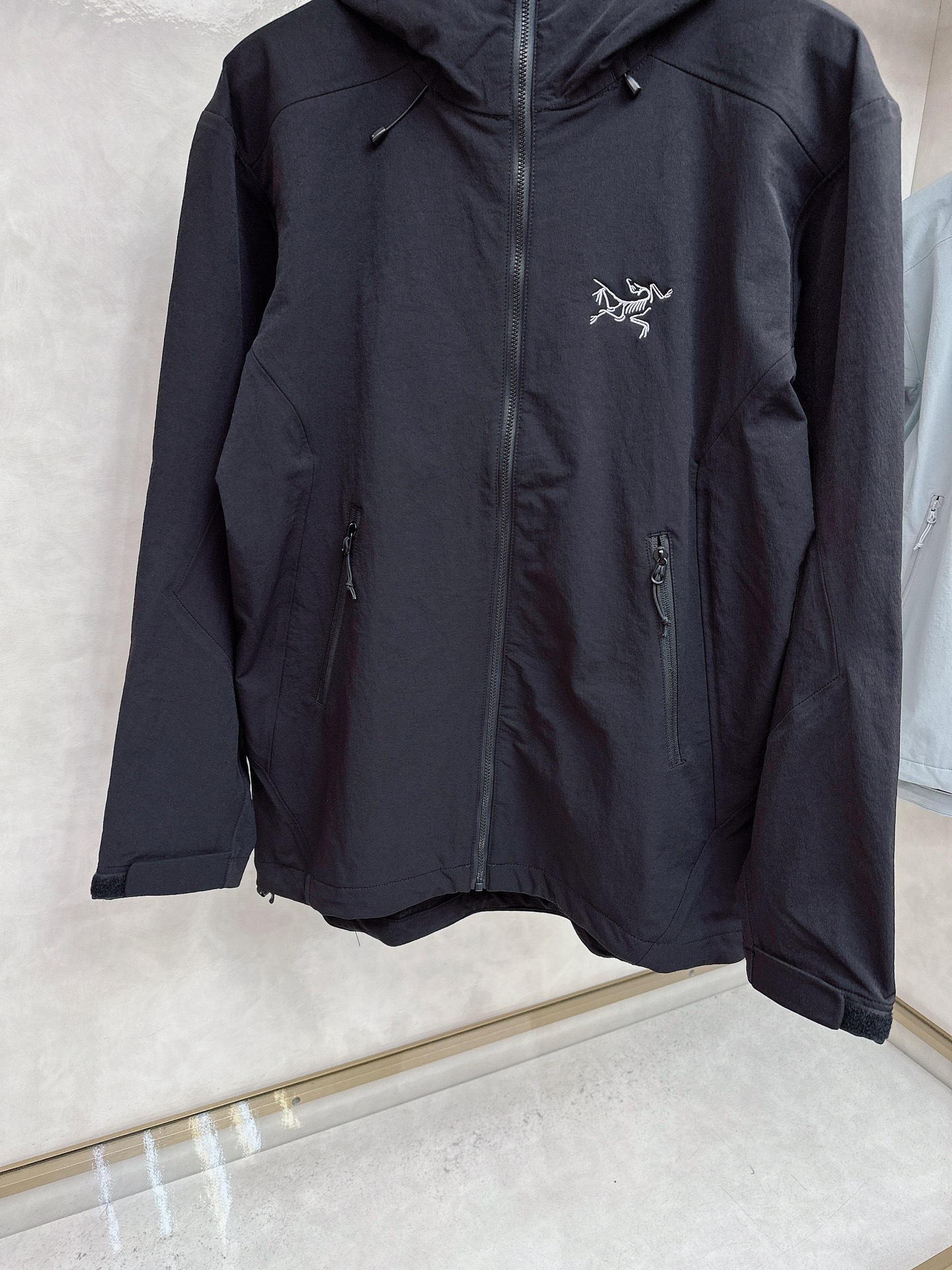 ARC’TERYX*始祖鸟 25ss新款轻薄硬壳冲锋衣百搭户外男女同款🔥采用原厂GORE-TEX科技面料