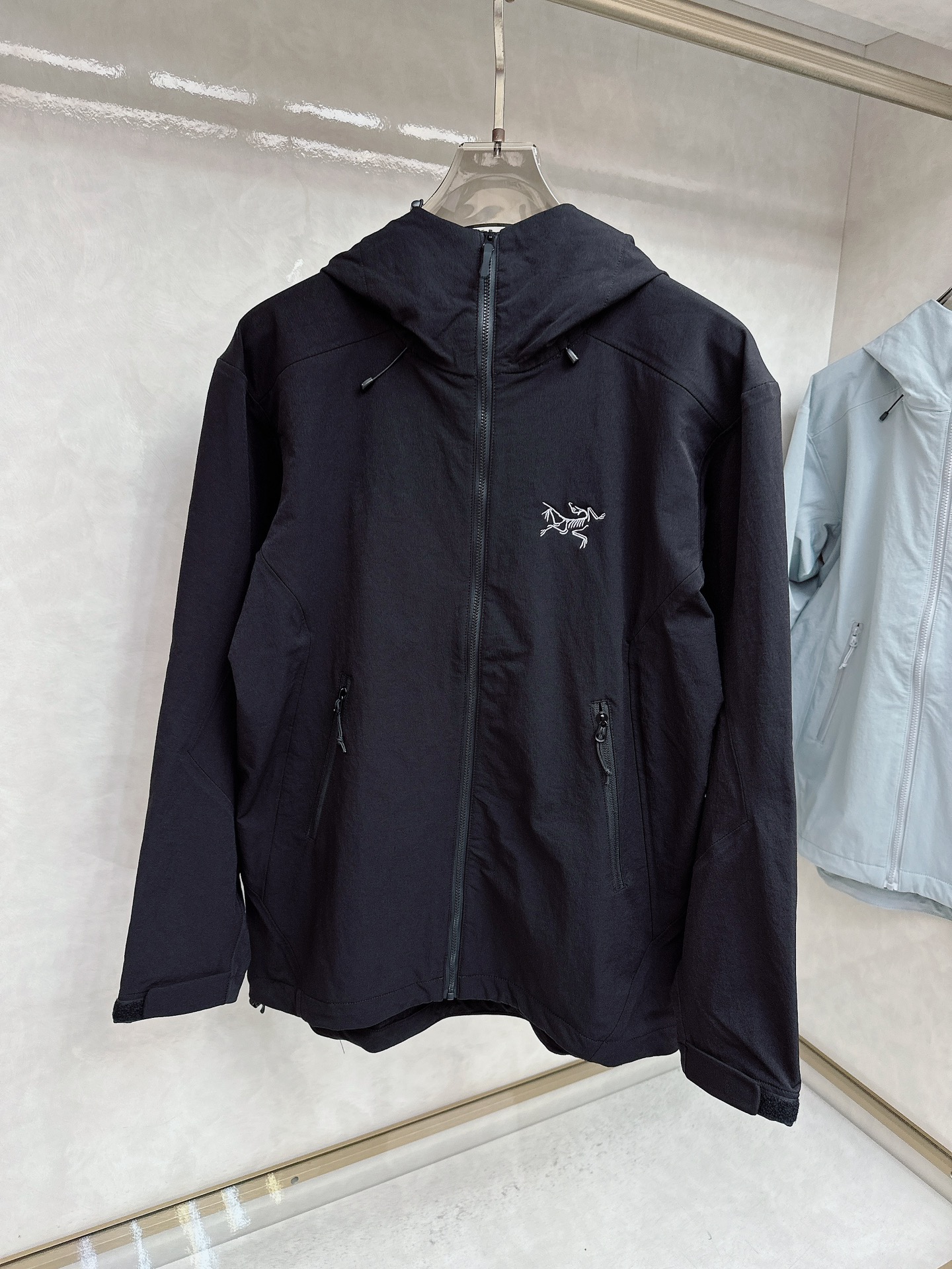 ARC’TERYX*始祖鸟 25ss新款轻薄硬壳冲锋衣百搭户外男女同款🔥采用原厂GORE-TEX科技面料