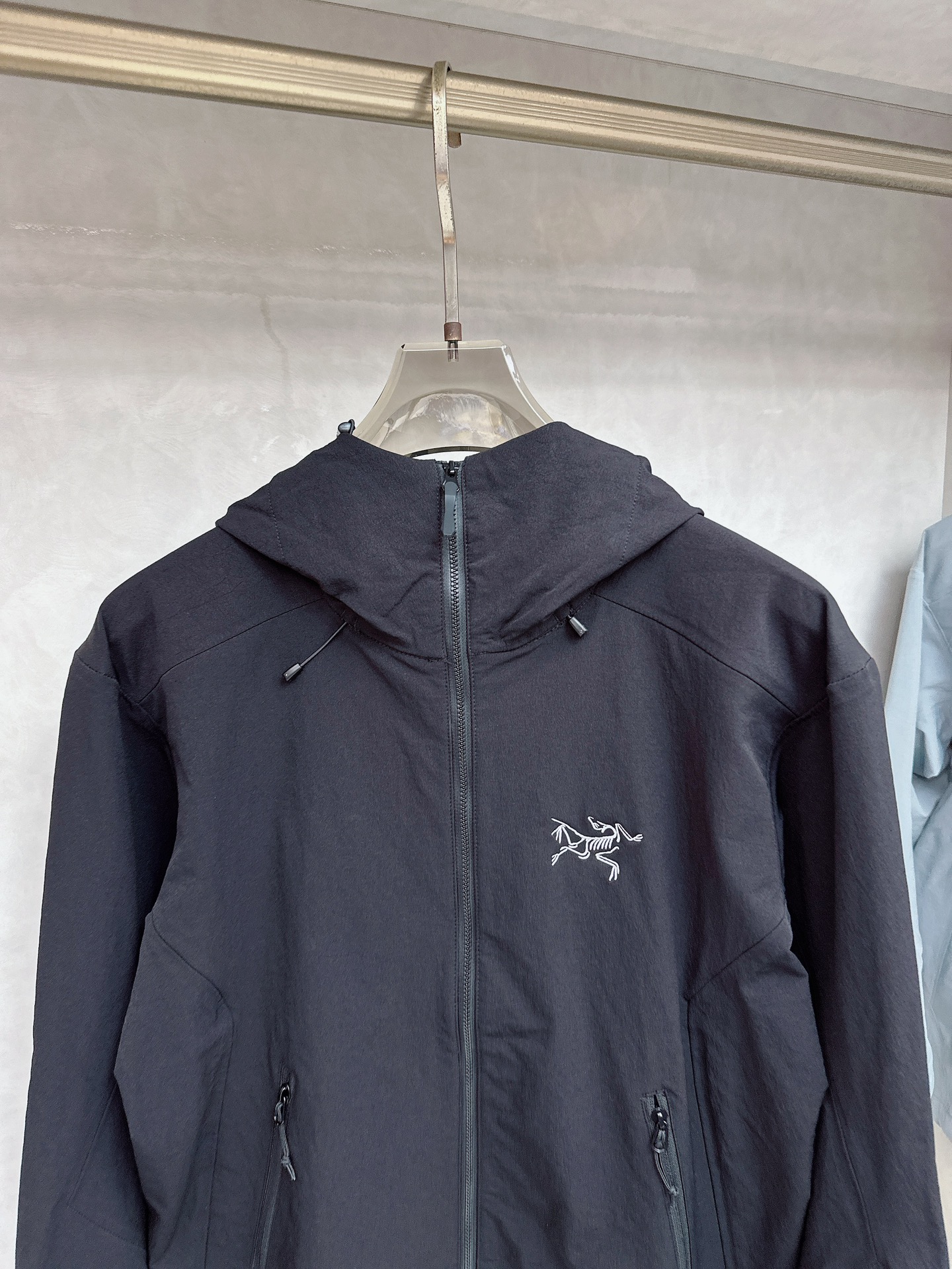 ARC’TERYX*始祖鸟 25ss新款轻薄硬壳冲锋衣百搭户外男女同款🔥采用原厂GORE-TEX科技面料