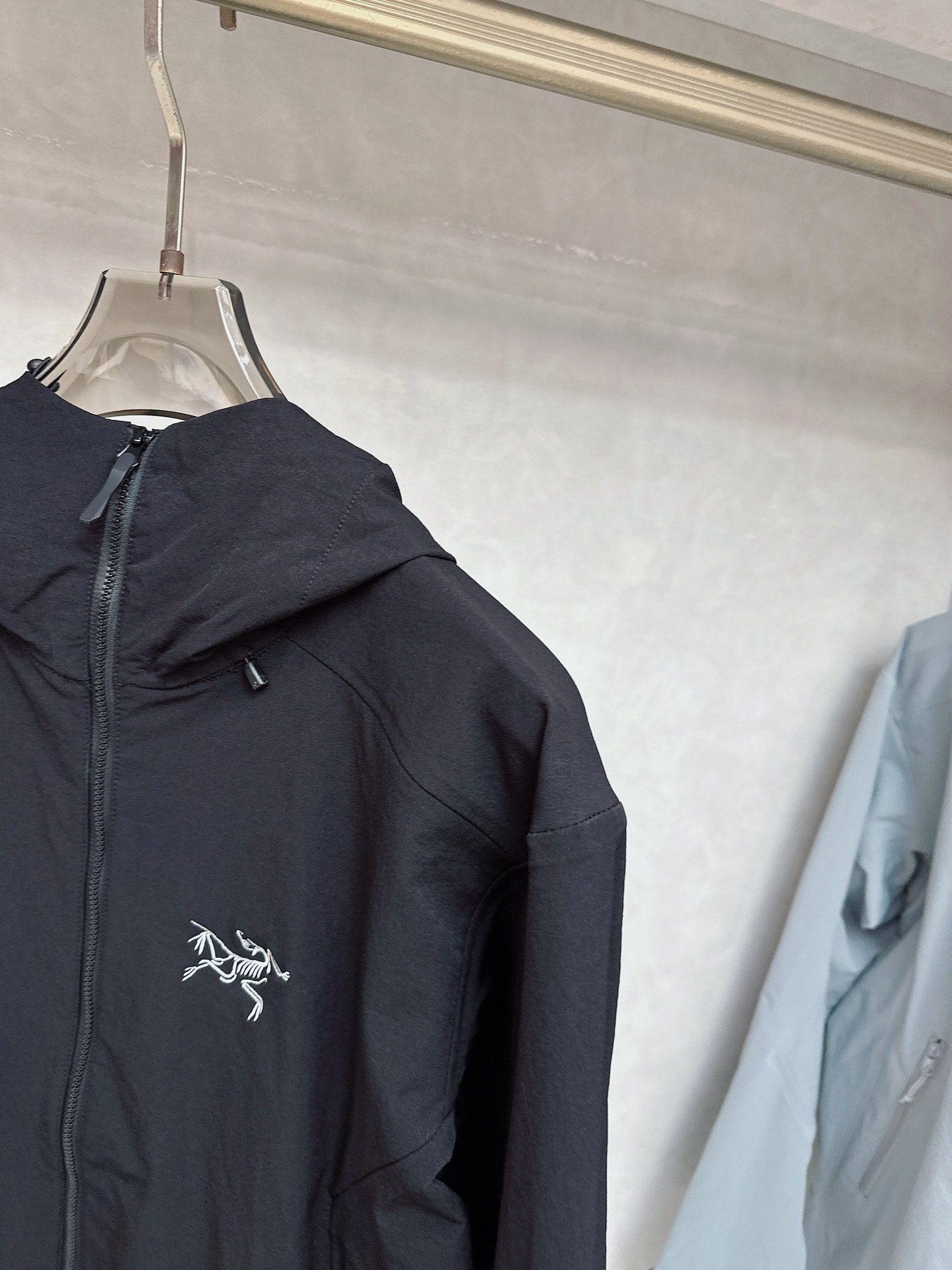 ARC’TERYX*始祖鸟 25ss新款轻薄硬壳冲锋衣百搭户外男女同款🔥采用原厂GORE-TEX科技面料