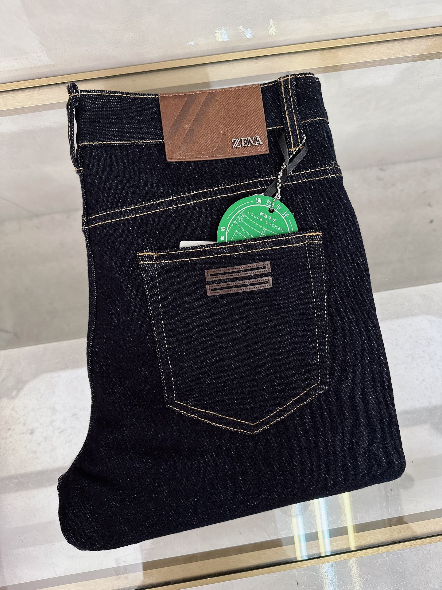 NO:548625,Zenia New in autumn and winter High order light luxury denim, spot supply Special ingredients recycled cellulose fabric, non-scalding and anti-wrinkle Number: -,,zegna,alexander wang19860909杰尼亚 秋冬上新 高订轻奢牛仔 现货供应 特殊成份再生纤维素面料 免烫抗皱 码数: -,,zegna,alexander wang,Men's clothing