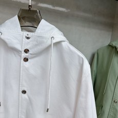 Loro Piana 中长款时尚休闲都市男士定制中长款外套!贸易公司渠道稀出,领先官网发售!该款大衣来自 Loro Piana 中长款时尚休闲都市男士定制中长款外套!贸易公司渠道稀出,领先官网发售!该款大衣来自