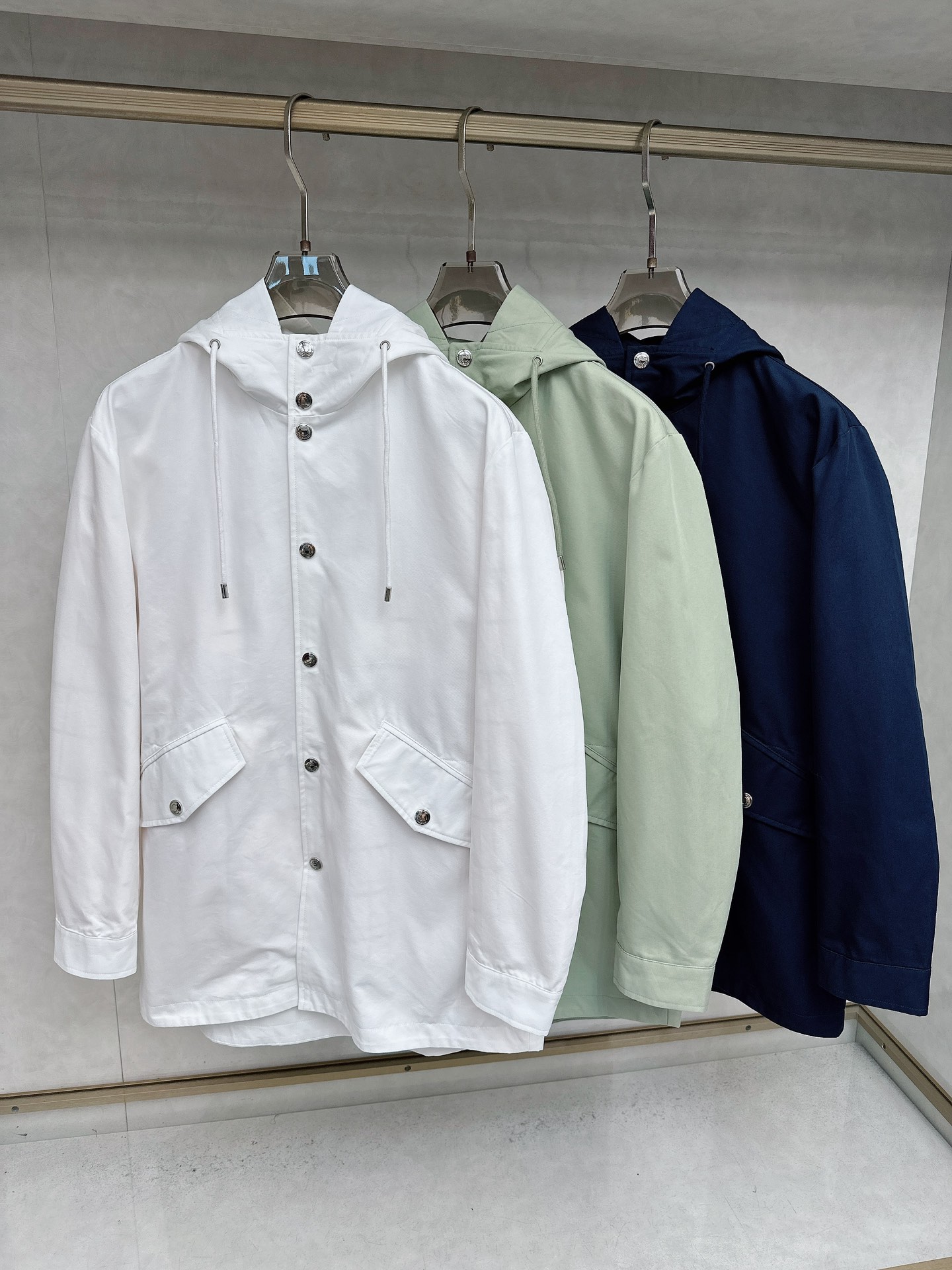 Loro Piana 中长款时尚休闲都市男士定制中长款外套！贸易公司渠道稀出，领先官网发售！该款大衣来自