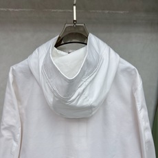 Loro Piana 中长款时尚休闲都市男士定制中长款外套!贸易公司渠道稀出,领先官网发售!该款大衣来自 Loro Piana 中长款时尚休闲都市男士定制中长款外套!贸易公司渠道稀出,领先官网发售!该款大衣来自
