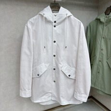 Loro Piana 中长款时尚休闲都市男士定制中长款外套!贸易公司渠道稀出,领先官网发售!该款大衣来自 Loro Piana 中长款时尚休闲都市男士定制中长款外套!贸易公司渠道稀出,领先官网发售!该款大衣来自