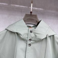Loro Piana 中长款时尚休闲都市男士定制中长款外套!贸易公司渠道稀出,领先官网发售!该款大衣来自 Loro Piana 中长款时尚休闲都市男士定制中长款外套!贸易公司渠道稀出,领先官网发售!该款大衣来自