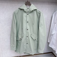 Loro Piana 中长款时尚休闲都市男士定制中长款外套!贸易公司渠道稀出,领先官网发售!该款大衣来自 Loro Piana 中长款时尚休闲都市男士定制中长款外套!贸易公司渠道稀出,领先官网发售!该款大衣来自