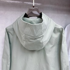 Loro Piana 中长款时尚休闲都市男士定制中长款外套!贸易公司渠道稀出,领先官网发售!该款大衣来自 Loro Piana 中长款时尚休闲都市男士定制中长款外套!贸易公司渠道稀出,领先官网发售!该款大衣来自