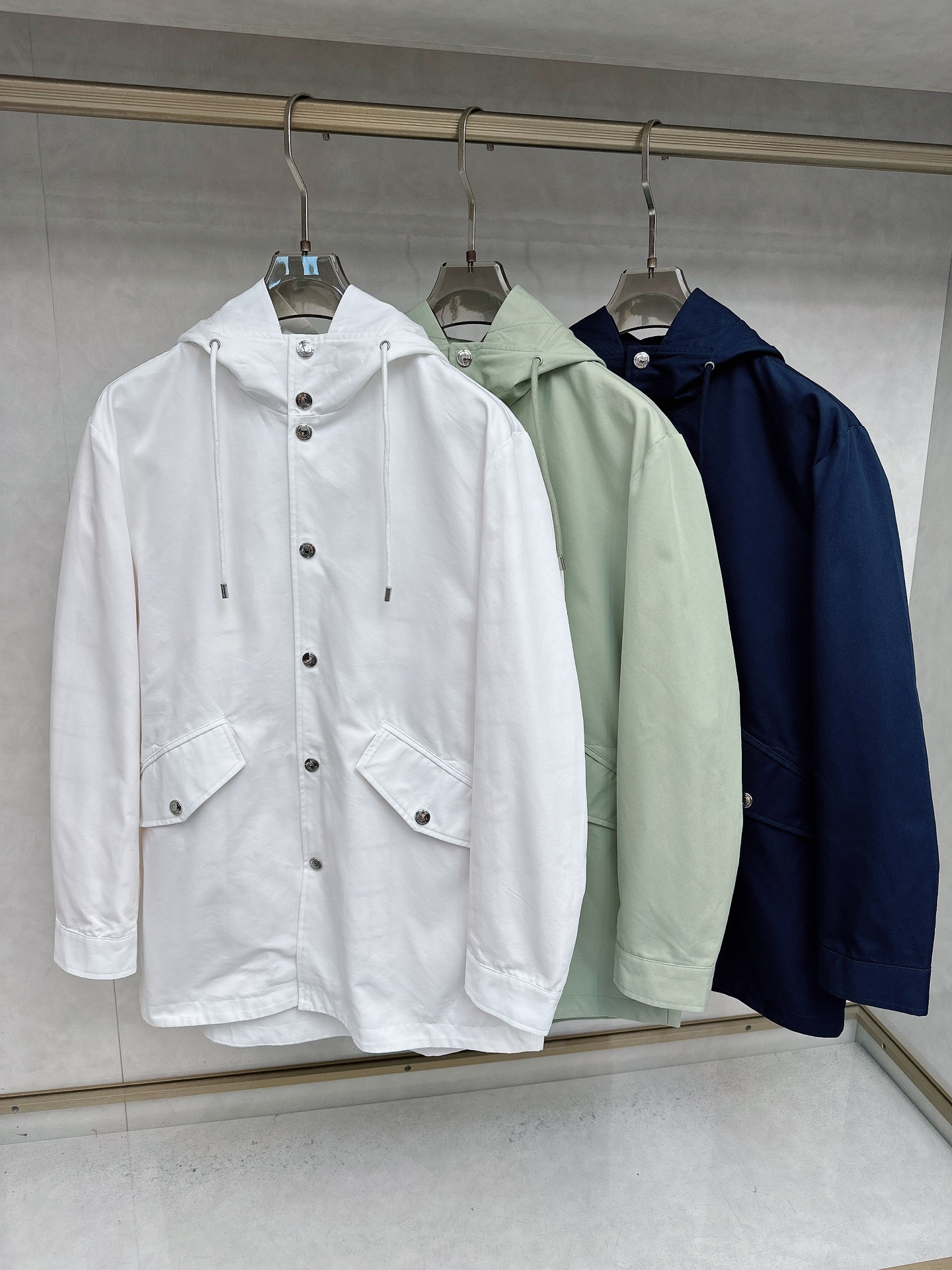 Loro Piana 中长款时尚休闲都市男士定制中长款外套！贸易公司渠道稀出，领先官网发售！该款大衣来自