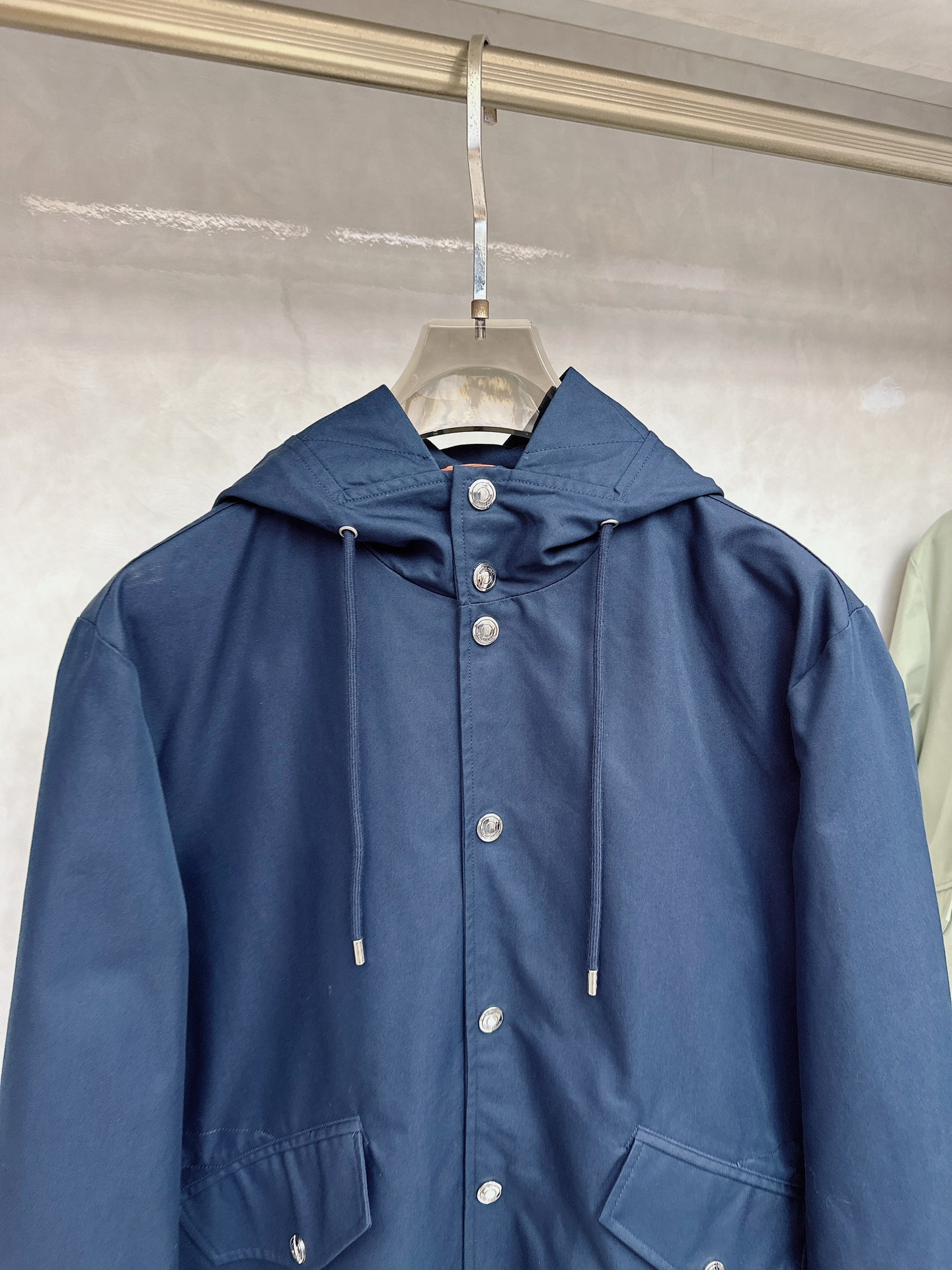 Loro Piana 中长款时尚休闲都市男士定制中长款外套！贸易公司渠道稀出，领先官网发售！该款大衣来自