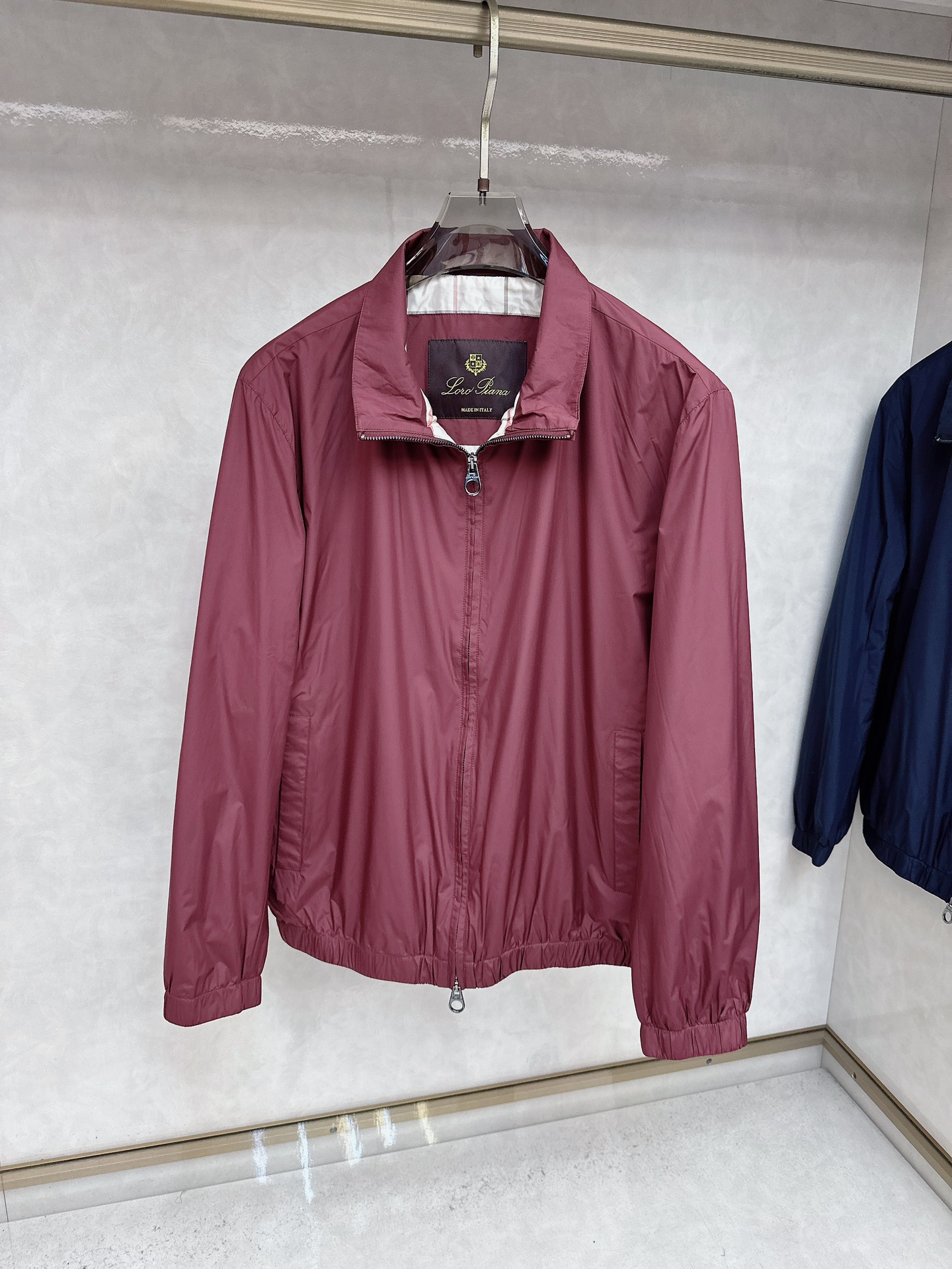 lP🆕 顶级老线风~立领夹克薄外套，优雅精致的顶级精品，男士商务款休闲夹克，告别一般夹克的厚重，上身轻盈