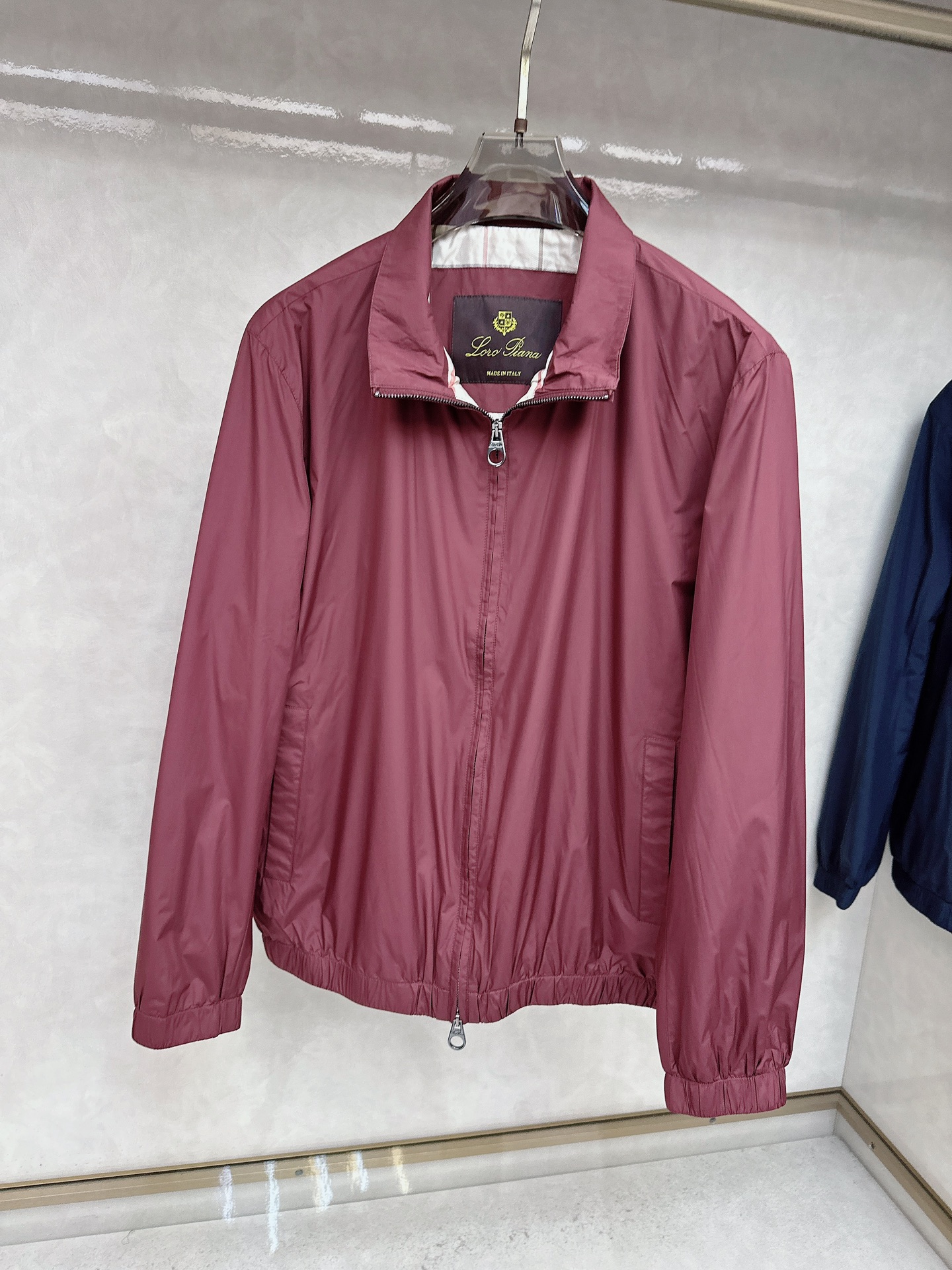 lP🆕 顶级老线风~立领夹克薄外套，优雅精致的顶级精品，男士商务款休闲夹克，告别一般夹克的厚重，上身轻盈