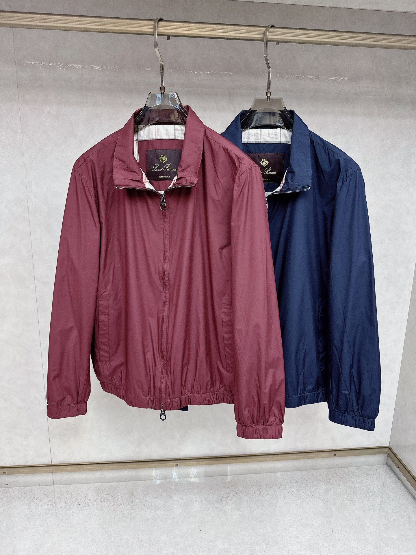 lP🆕 顶级老线风~立领夹克薄外套，优雅精致的顶级精品，男士商务款休闲夹克，告别一般夹克的厚重，上身轻盈