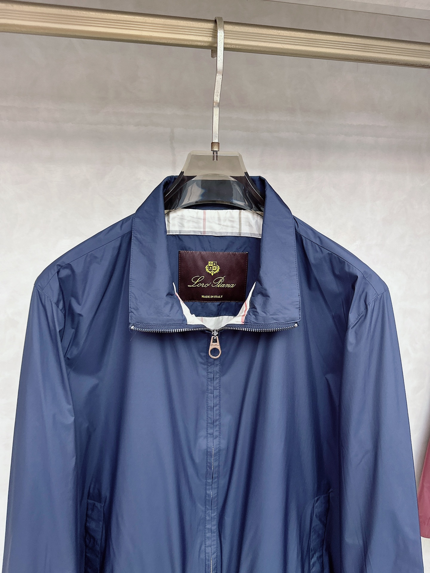 lP🆕 顶级老线风~立领夹克薄外套，优雅精致的顶级精品，男士商务款休闲夹克，告别一般夹克的厚重，上身轻盈