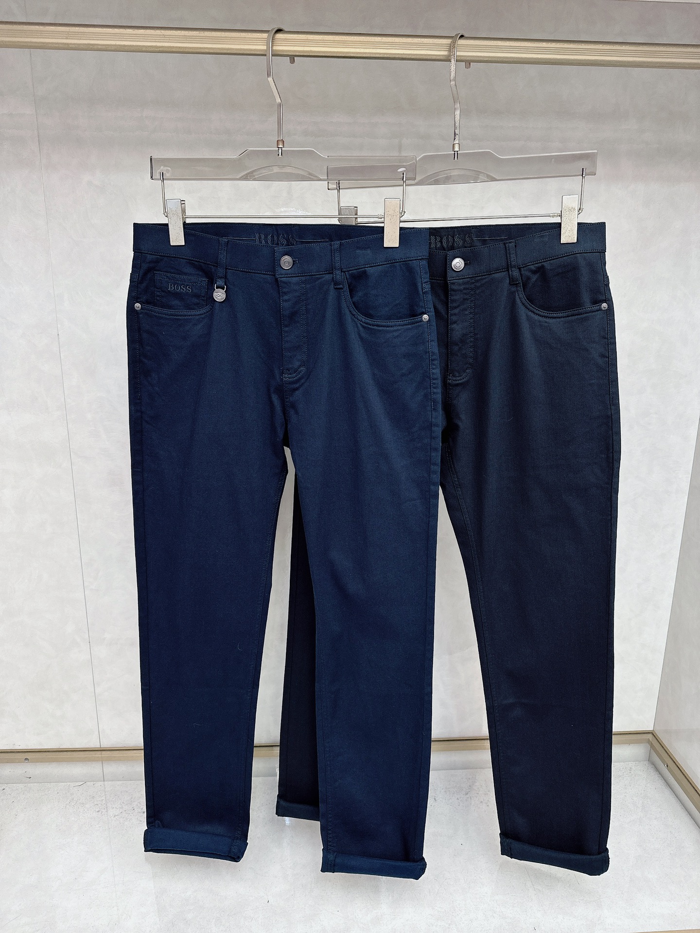 NO:537690,boos 2025SS autumn and winter new product heavy industry casual jeans, imported high-quality washing elastic fabric, comfortable, breathable and elastic upper body, customer-supplied hardware and auxiliary materials decoration, super positive style, full-quality order model, full-body handsome upper body. 30-40,,jeans,alexander wang19860909boos 2025SS秋冬新品重工休闲牛仔裤,进口优质水洗弹力面料,上身舒适透气有弹力,客供五金辅料装饰,版型超正,全品相订单款,上身帅气十足.30-40,,jeans,alexander wang,Men's clothing