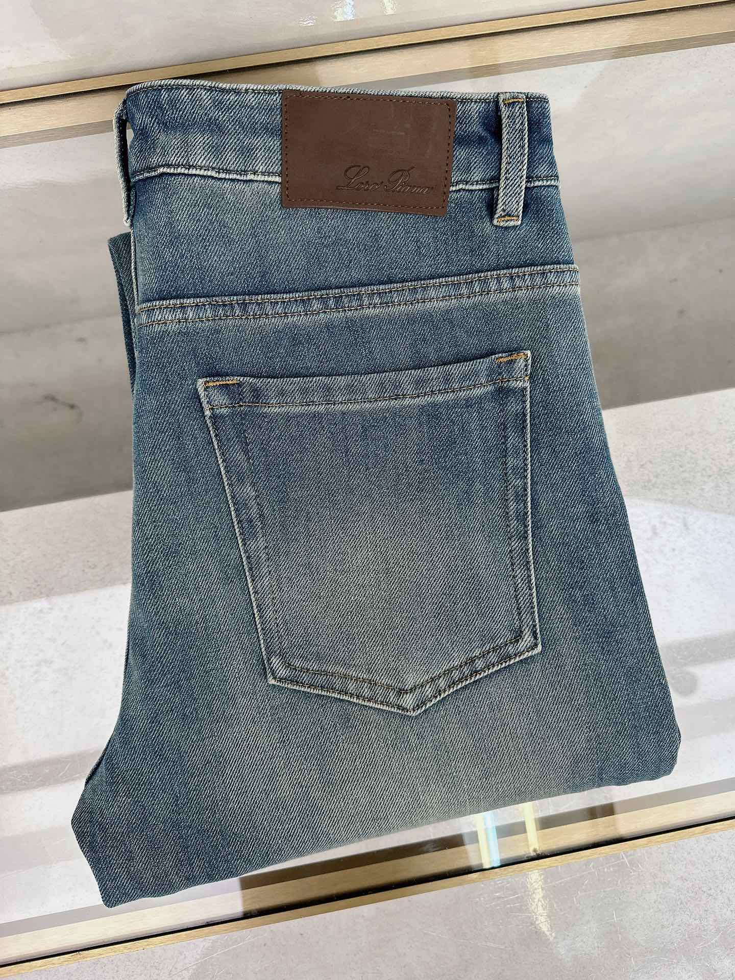 NO:571347,LP's new autumn and winter styles are now on the market, the original hot-selling jeans are super customized, original hardware, super heavy craftsmanship, awesome styles and impeccable details!  The style is not picky, it is very high-end, good stuff waits for no one, hurry up and get it if you like it, sizes 29-38, loro piana, jeans, alexander wang19860909LP 秋冬新款现货上市,原单爆款牛仔裤超级定制款,原版五金,超级重工工艺,版型超赞细节做工无可挑剔！款式不挑人,特别高档,好货不等人,看中赶紧下手,尺码29-38,,loro piana,jeans,alexander wang,Men's clothing