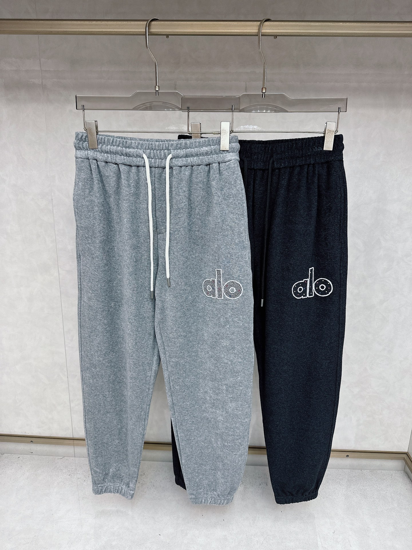 NO:567833,alo 2025 autumn and winter latest casual pants counter 1:1 top replica, full appearance!  A must-have item for fashionistas!  Old man who knows the goods, hurry up and get it. Size M~3xl,,alexander wang19860909alo 2025秋冬最新休闲裤专柜1:1顶级复刻,全品相！潮人必备单品！懂货的老铁赶紧下手 尺码M~3xl,,alexander wang,Men's clothing