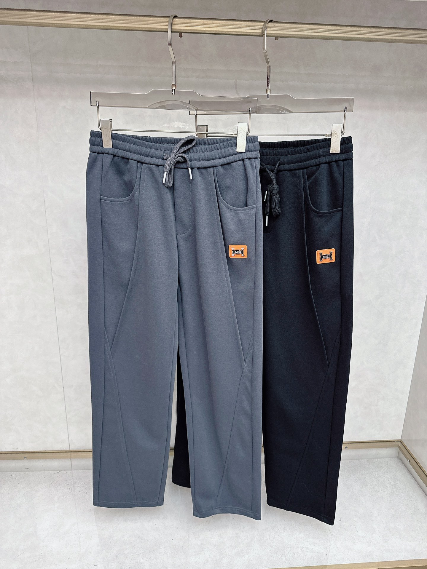 NO:539676,Hermes 2025 Autumn and Winter latest casual pants counter 1:1 top replica, full quality!  A must-have item for trendy people!  Old iron who knows the goods quickly starts with size M-3XL, hermes, alexander wang19860909爱马仕 2025秋冬最新休闲裤专柜1:1顶级复刻,全品相！潮人必备单品！懂货的老铁赶紧下手 尺码M-3XL,,hermes,alexander wang,Men's clothing