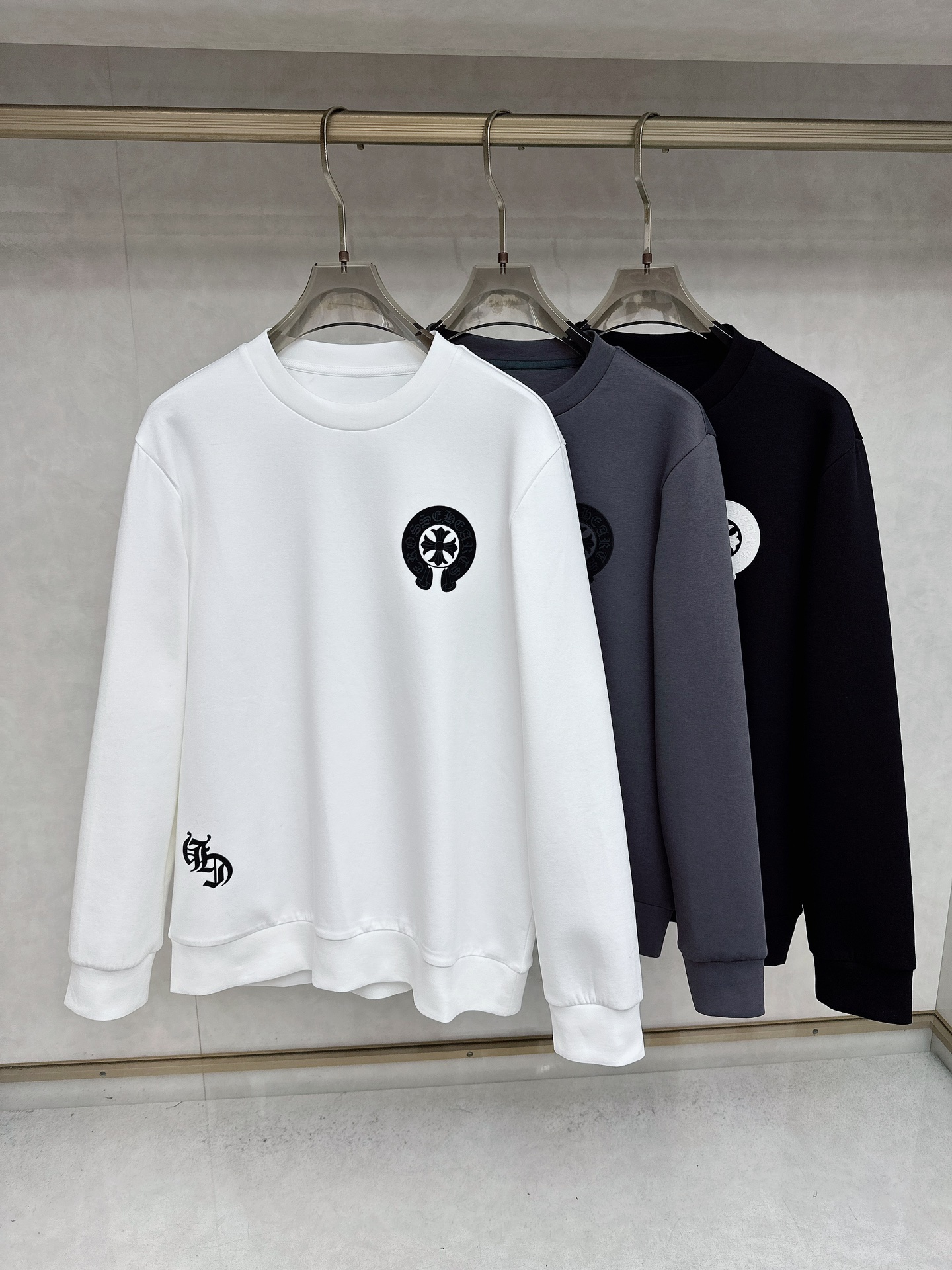 NO:567792,Chrome Hearts 2025 Autumn and Winter New Products Complete with Three Standards Air Cotton Round Neck Sweatshirt Same Style for Men and Women Great Goods Need No More Introduction Look at the Details Size M-XXXL,,chrome hearts,hoodie,sweatshirts,alexander wang19860909克罗心 2025秋冬新品 三标齐全 空气棉圆领卫衣 男女同款 好货不用过多介绍 看细节 码数 M-XXXL,,chrome hearts,hoodie,sweatshirts,alexander wang,Men's clothing