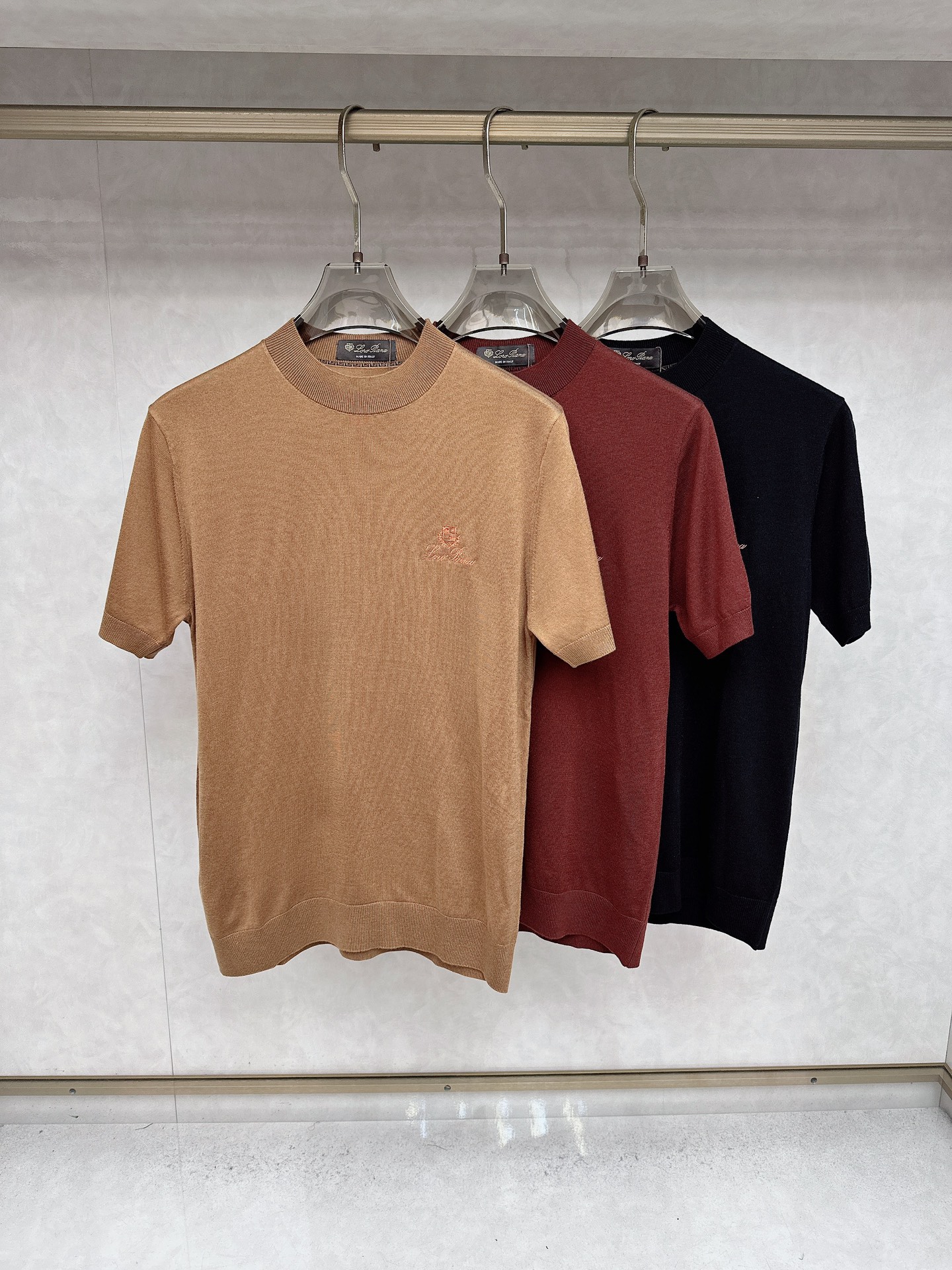 NO:567797,LP short-sleeved sweater 2025 autumn and winter latest series, top quality, all in good condition!  Thick style, a must-have item for fashionistas!  Old irons who know the stuff, hurry up and start, the fabric is cashmere 10, wool 60, spandex 30, size M-4XL, loro piana, sweaters, T-shirt, alexander wang19860909LP 短袖毛衣 2025秋冬最新系列,顶级,全品相！加厚款,潮人必备单品！懂货的老铁赶紧下手,面料羊绒10羊毛60氨纶30 尺码 M-4XL,,loro piana,sweaters,T-shirt,alexander wang,Men's clothing