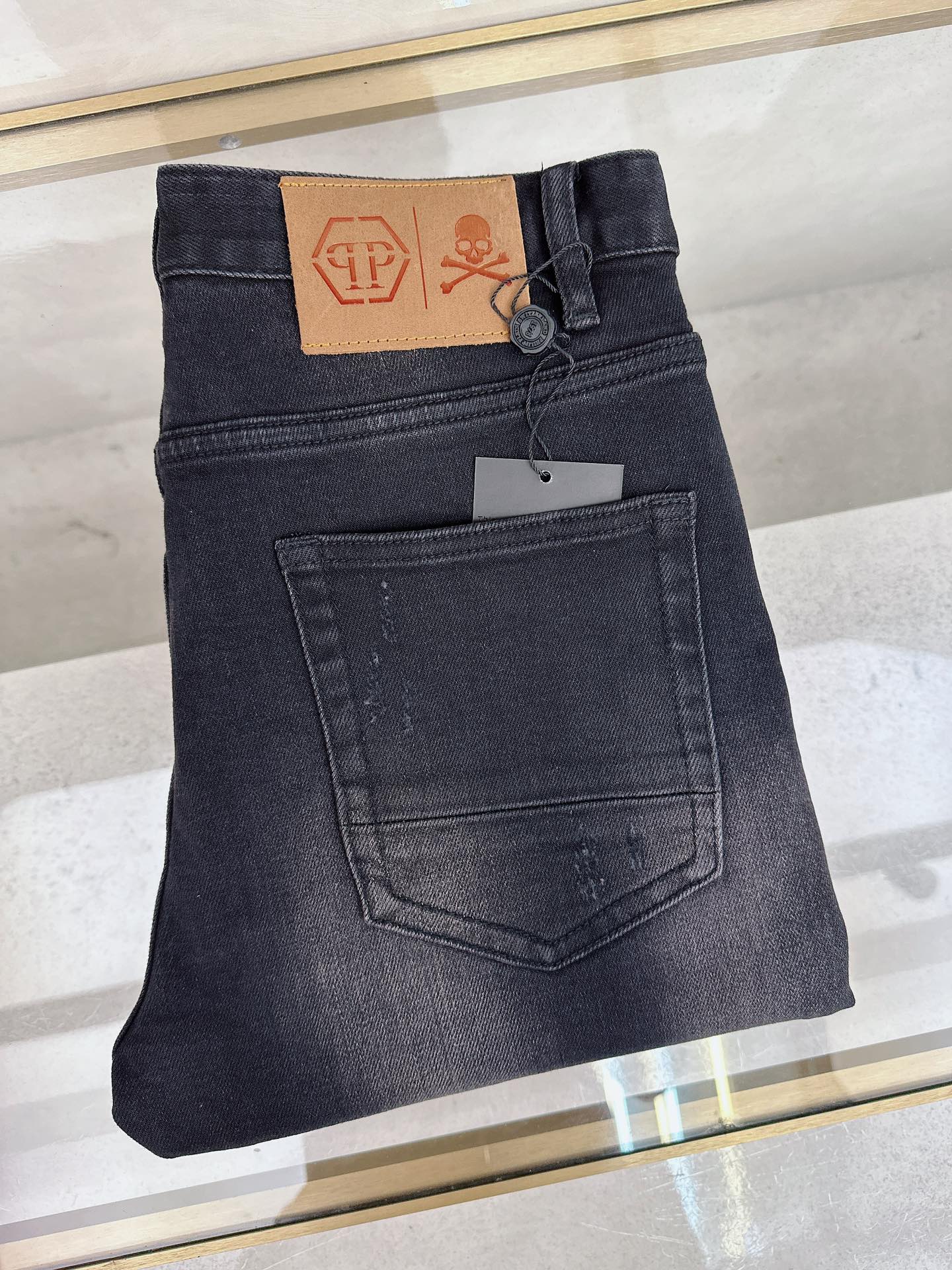 NO:539641,PP’s new autumn and winter models are available simultaneously on the official website, new autumn and winter men’s casual jeans, original single quality, customized original denim fabric, logo pattern design, body original hardware and accessories decoration, three-dimensional and clear, c super trendy and personalized, fashionable and stylish on the upper body!  Trendy men's must-have items, 28-38, jeans, alexander wang19860909PP 秋冬新款官网同步发售,秋冬新品男士休闲牛仔裤,原单品质,定制原版牛仔面料,logo图案设计,身原版五金辅料装饰,立体清晰,c超级潮流个性,上身时尚有型！潮男必备单品 码数28-38,,jeans,alexander wang,Men's clothing