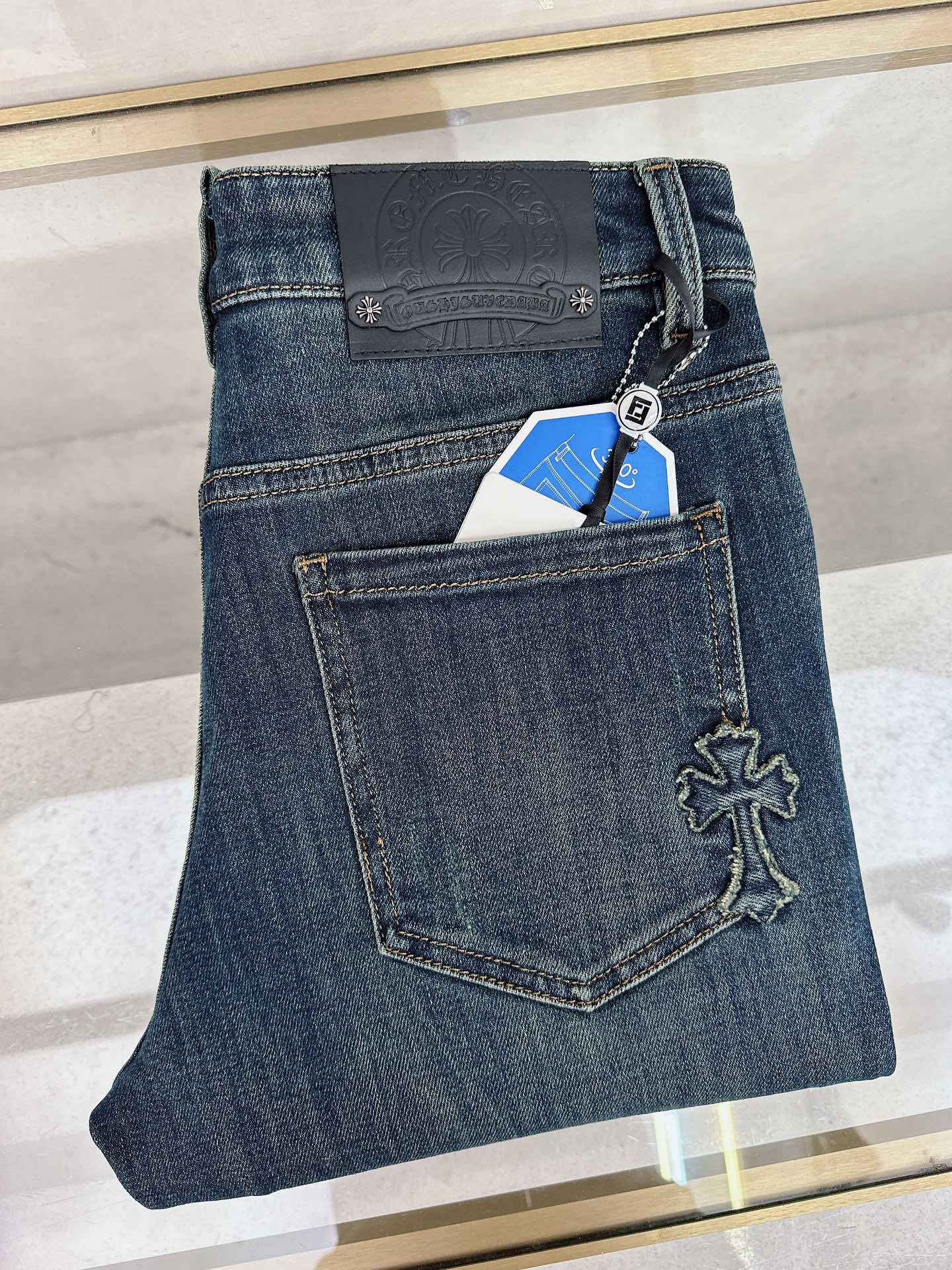 NO:654323,Chrome Hearts, new for fall and winter, high-end luxury denim, available from stock, special ingredient regenerated cellulose fabric, no ironing, anti-wrinkle, code number: -,,chrome hearts,alexander wang19860909克罗心 秋冬上新 高订轻奢牛仔 现货供应 特殊成份再生纤维素面料 免烫抗皱 码数: -,,chrome hearts,alexander wang,Men's clothing