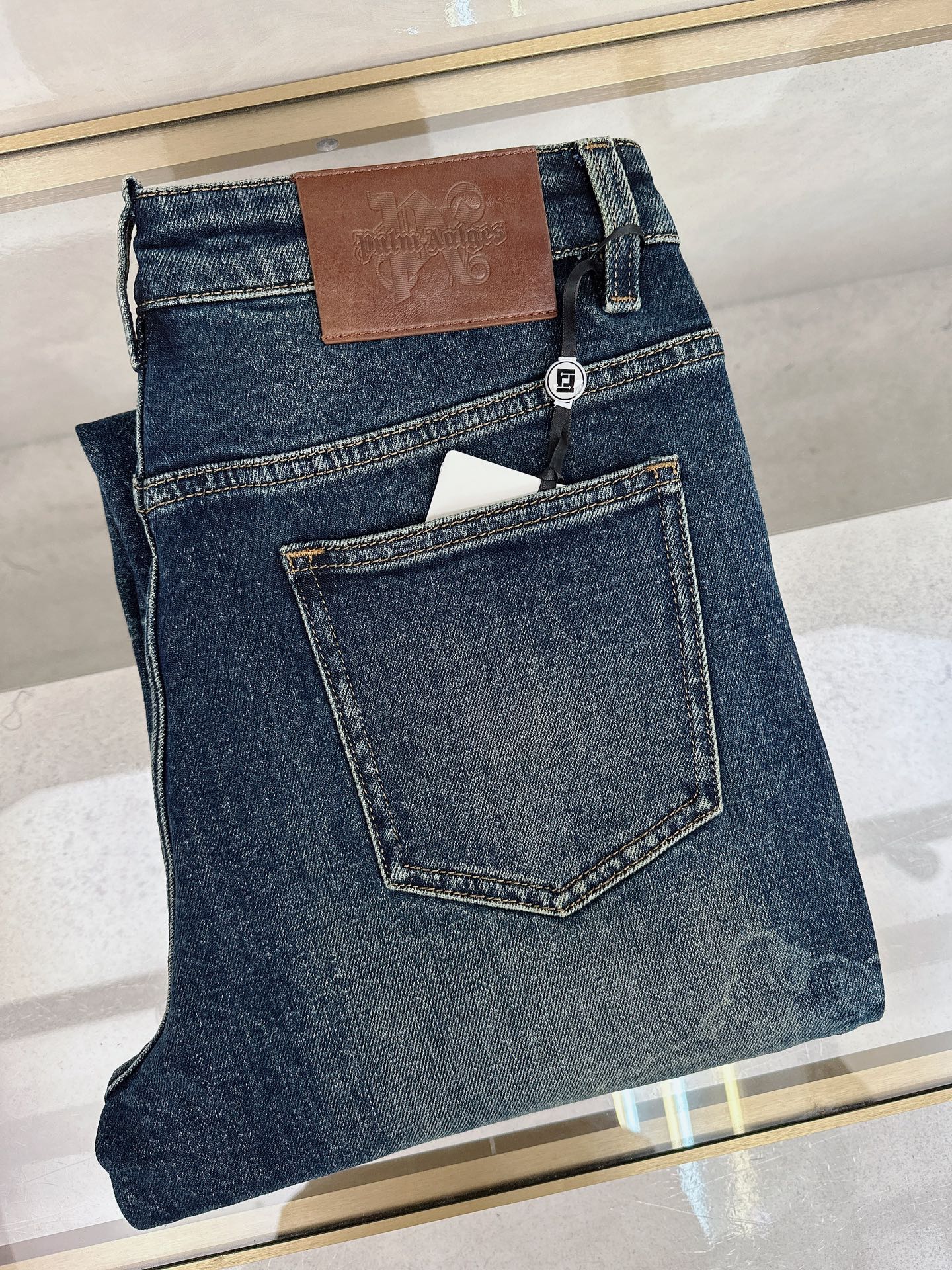 NO:539671,New in autumn and winter, high-order light luxury denim, spot supply, special ingredients recycled cellulose fabric, non-scalding and anti-wrinkle code: -,,alexander wang19860909秋冬上新 高订轻奢牛仔 现货供应 特殊成份再生纤维素面料 免烫抗皱 码数: -,,alexander wang,Men's clothing